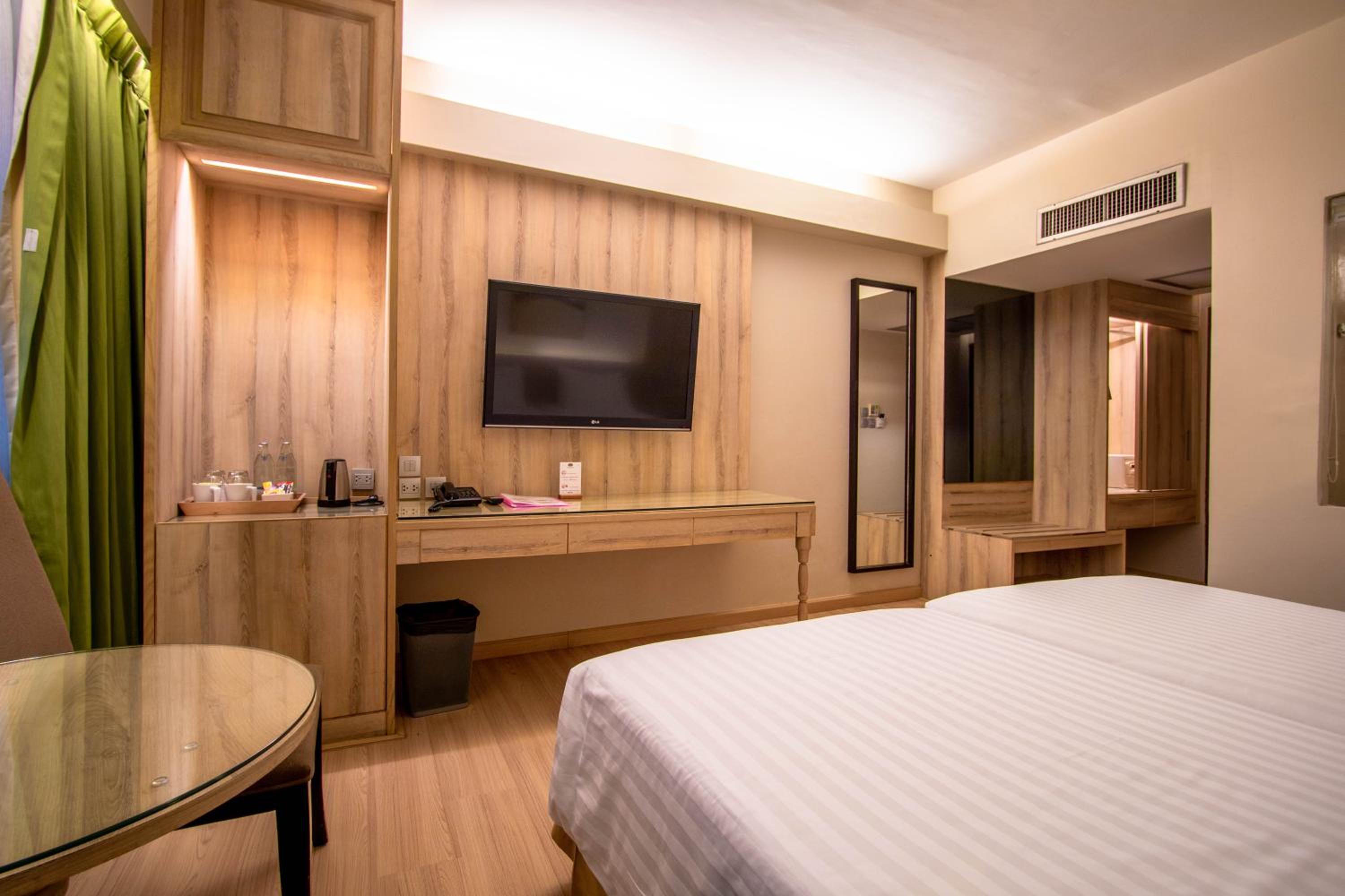 Premier Twin Room photo 3