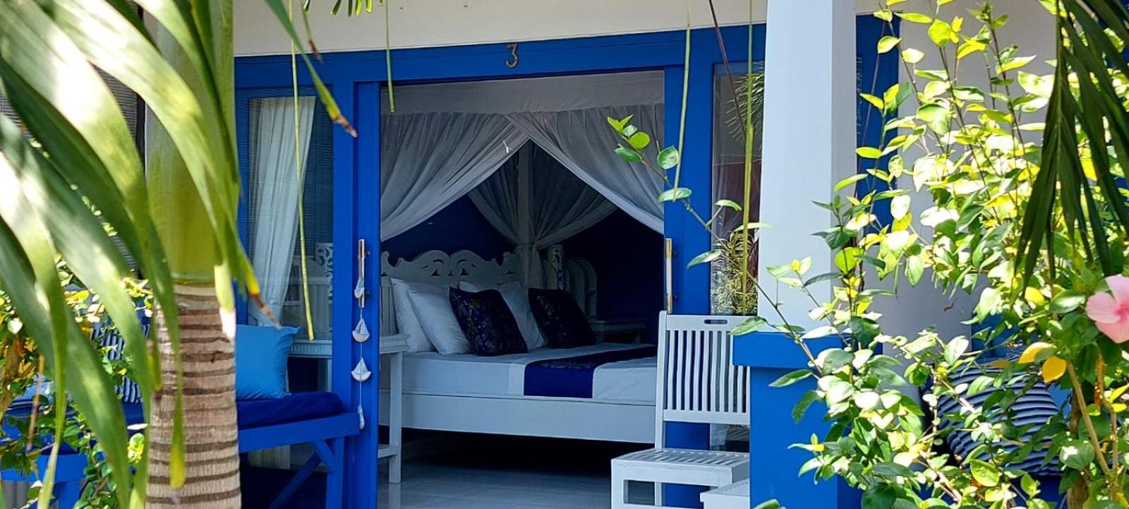 Queen Room with Garden View - Photo 14