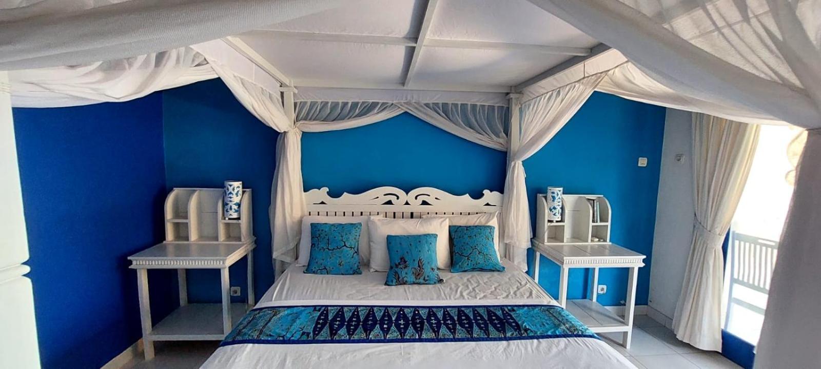 Queen Room with Garden View - Photo 9