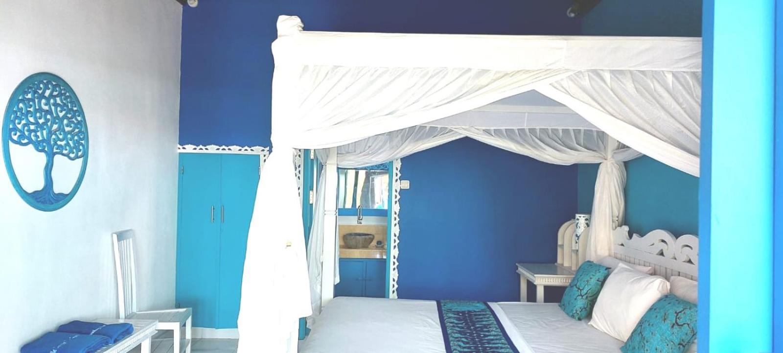 Queen Room with Garden View - Photo 19