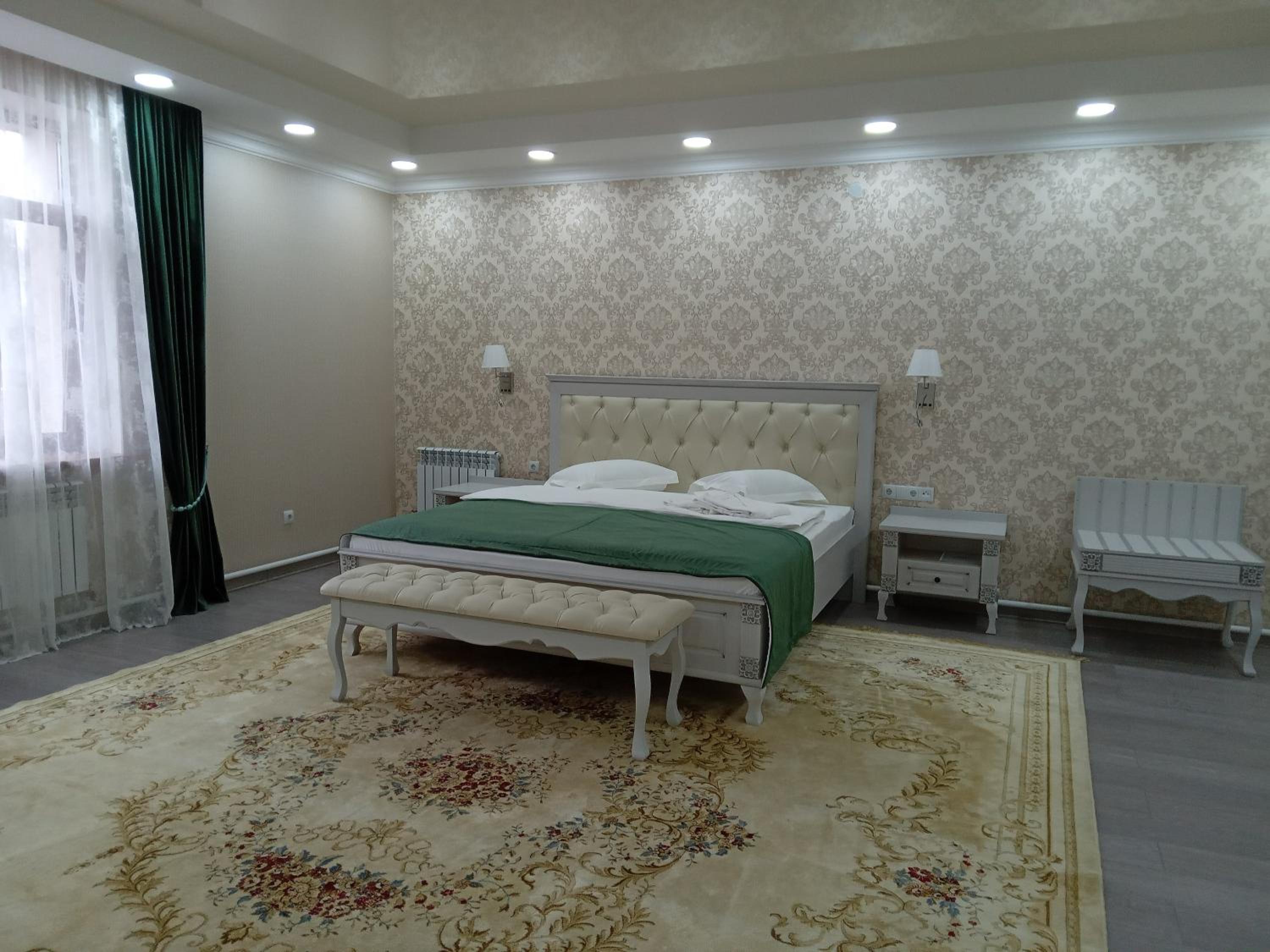 Superior King Suite