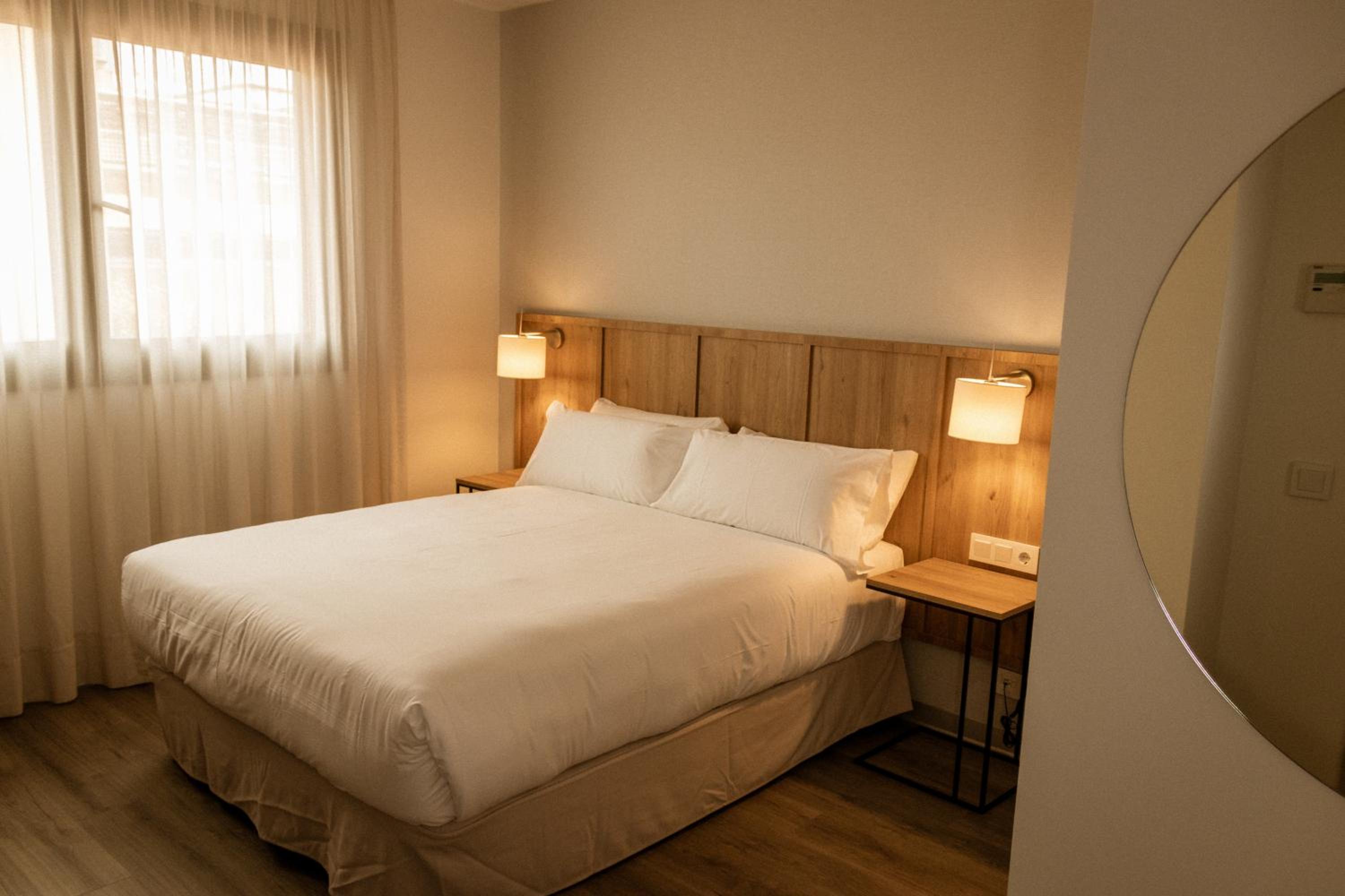 Double Room - Photo 12