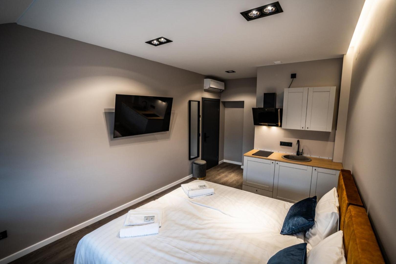 Double or Twin Room with Shower