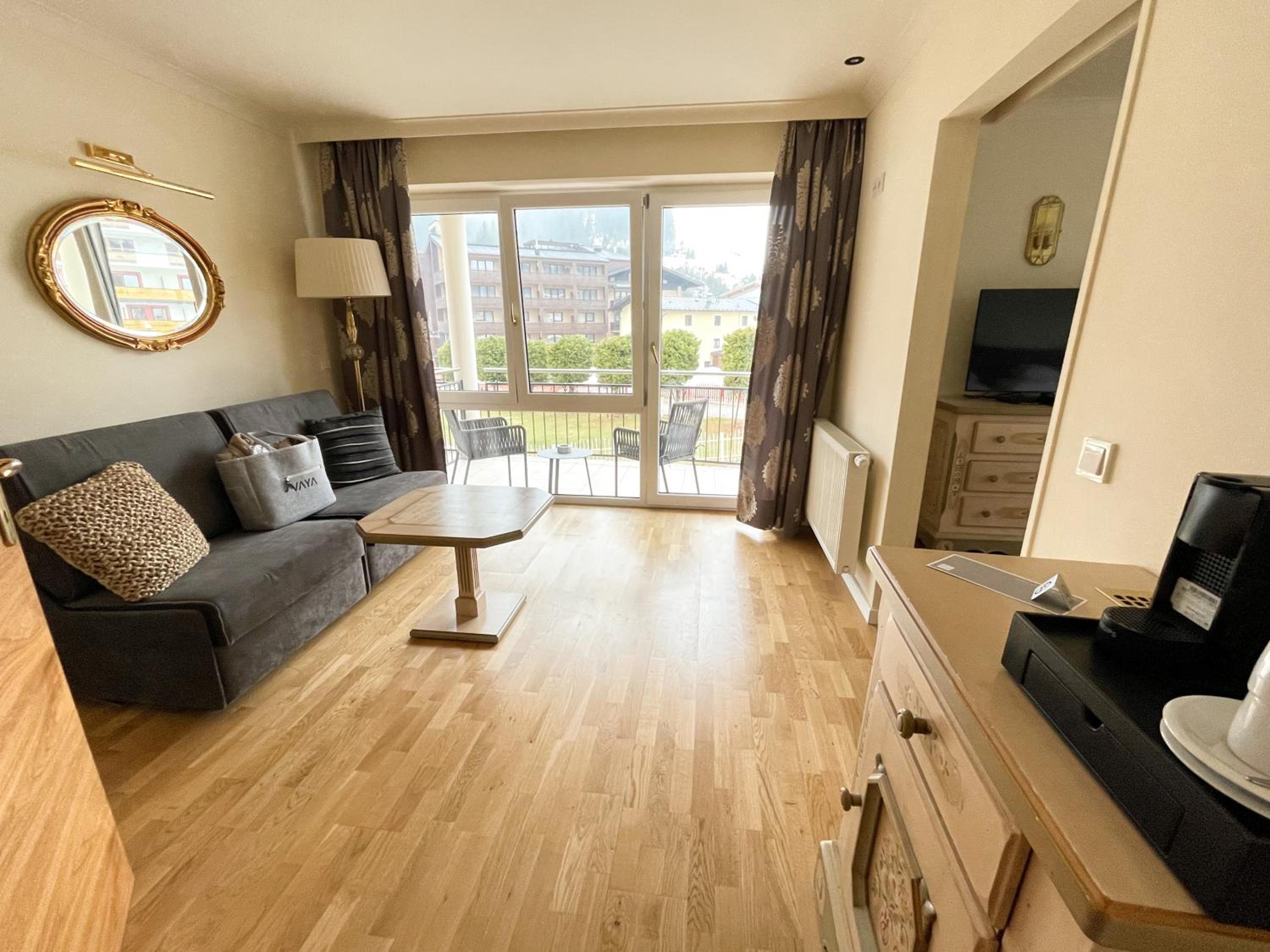 Suite with Garden View - Photo 3
