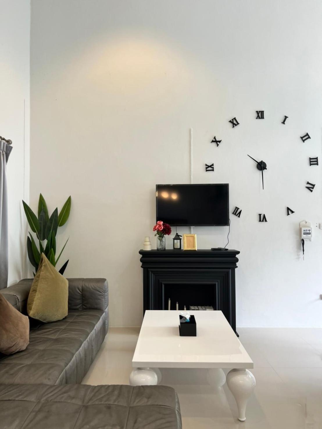 Three-Bedroom Villa - Photo 44