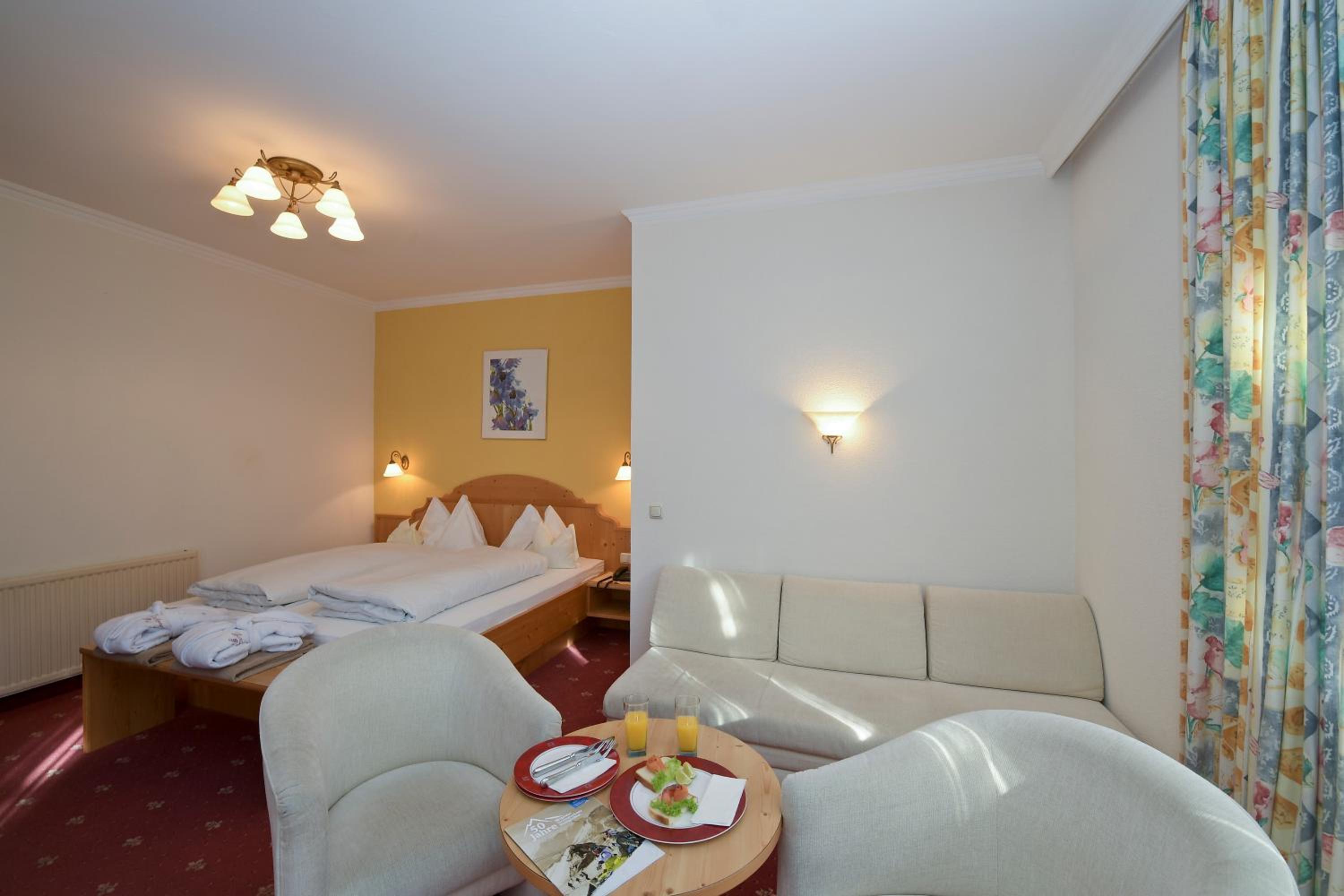 Standard Double Room - Photo 10