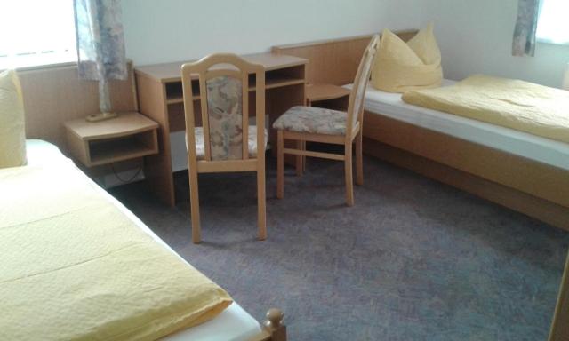 Standard Twin Room - Photo 1
