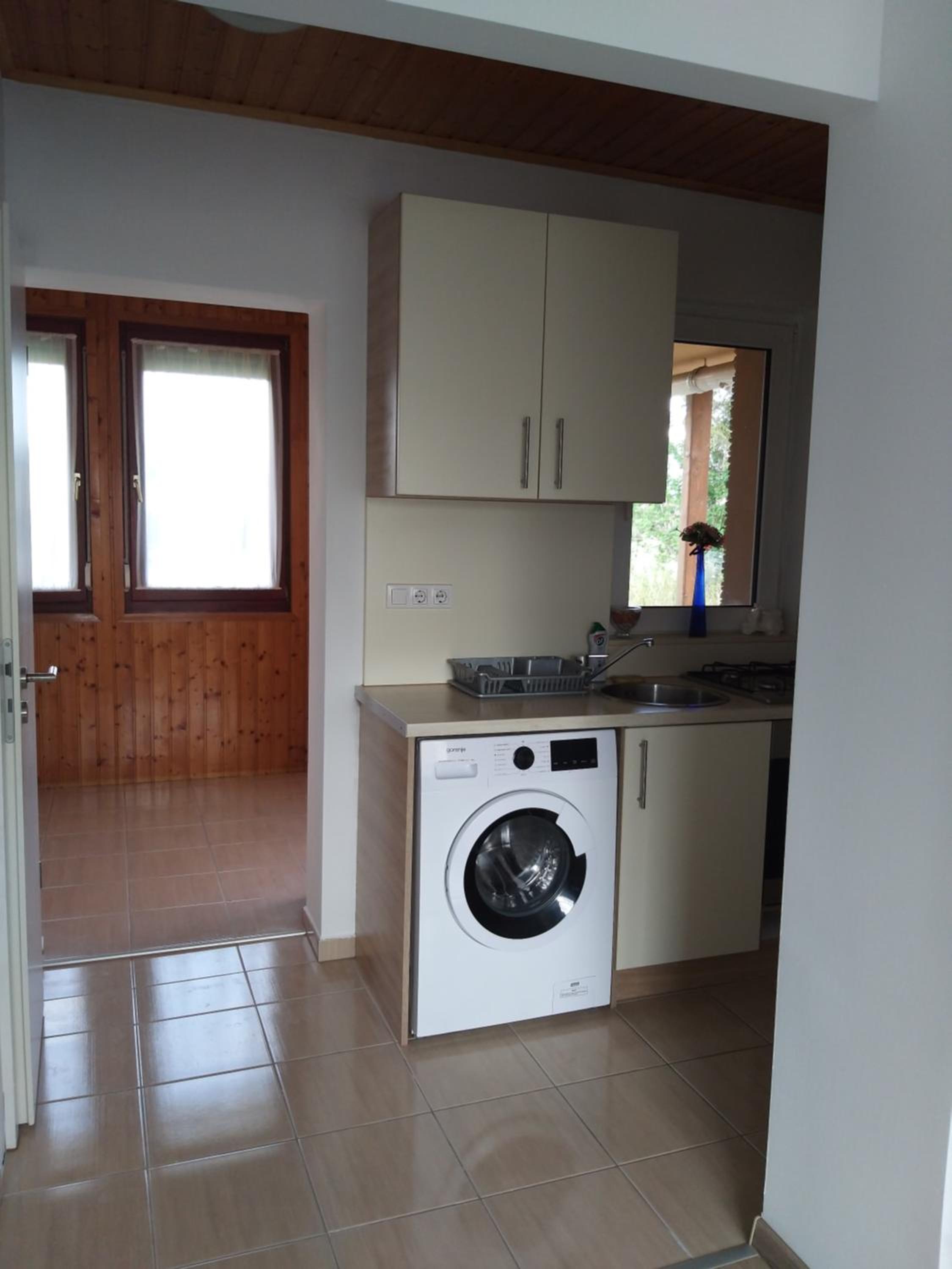 Two-Bedroom House - Photo 11