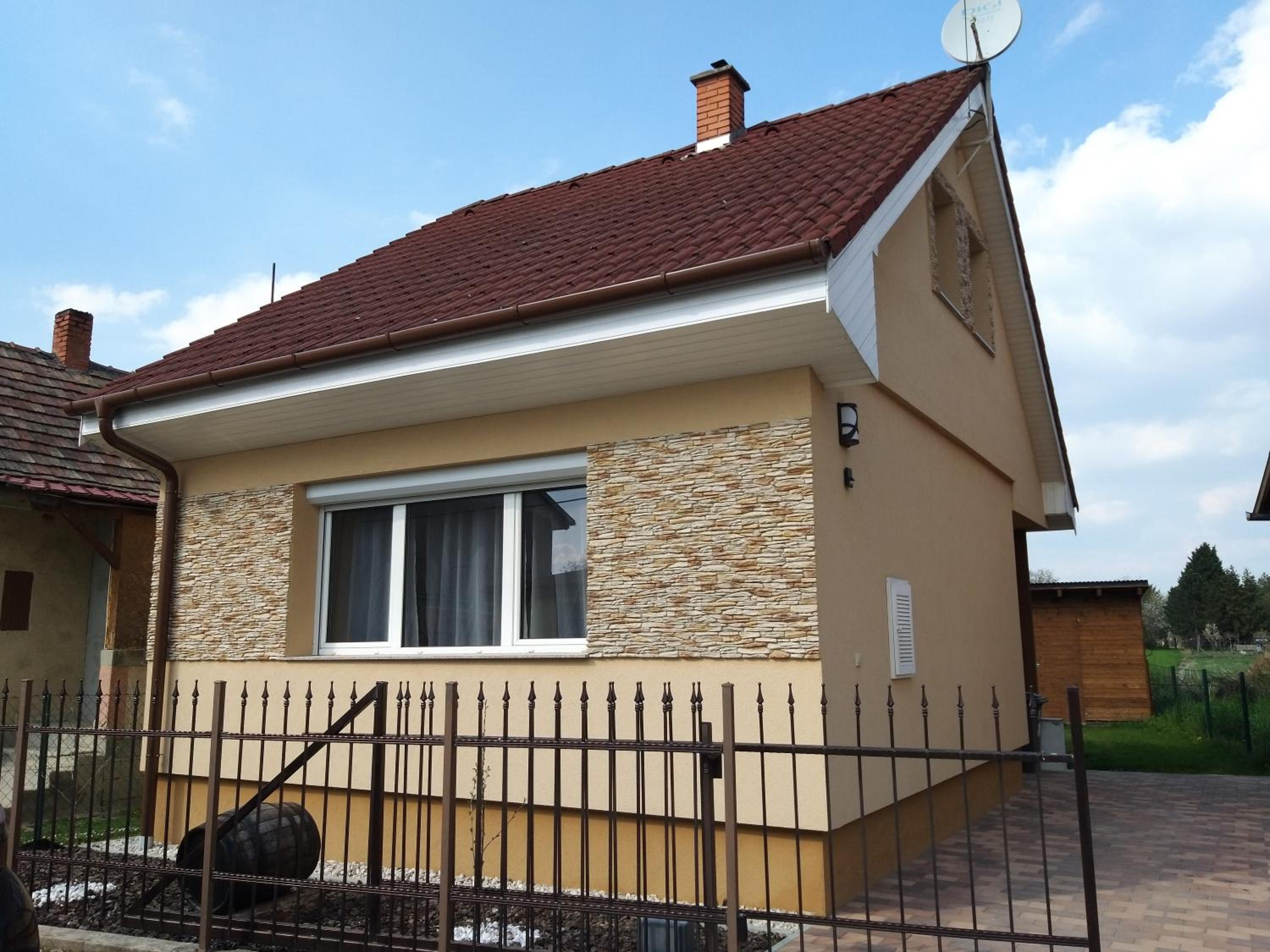 Two-Bedroom House - Photo 9