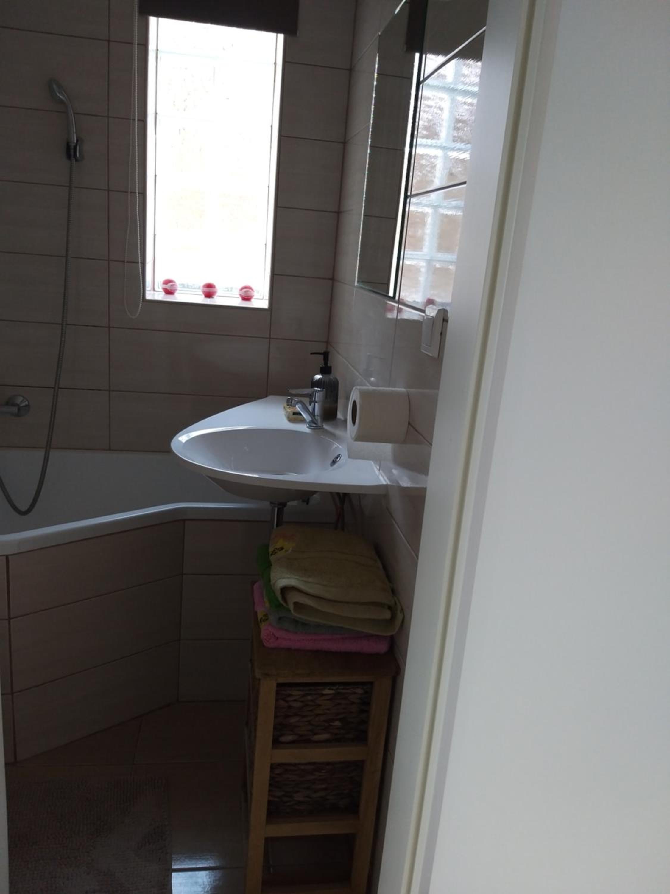 Two-Bedroom House - Photo 15