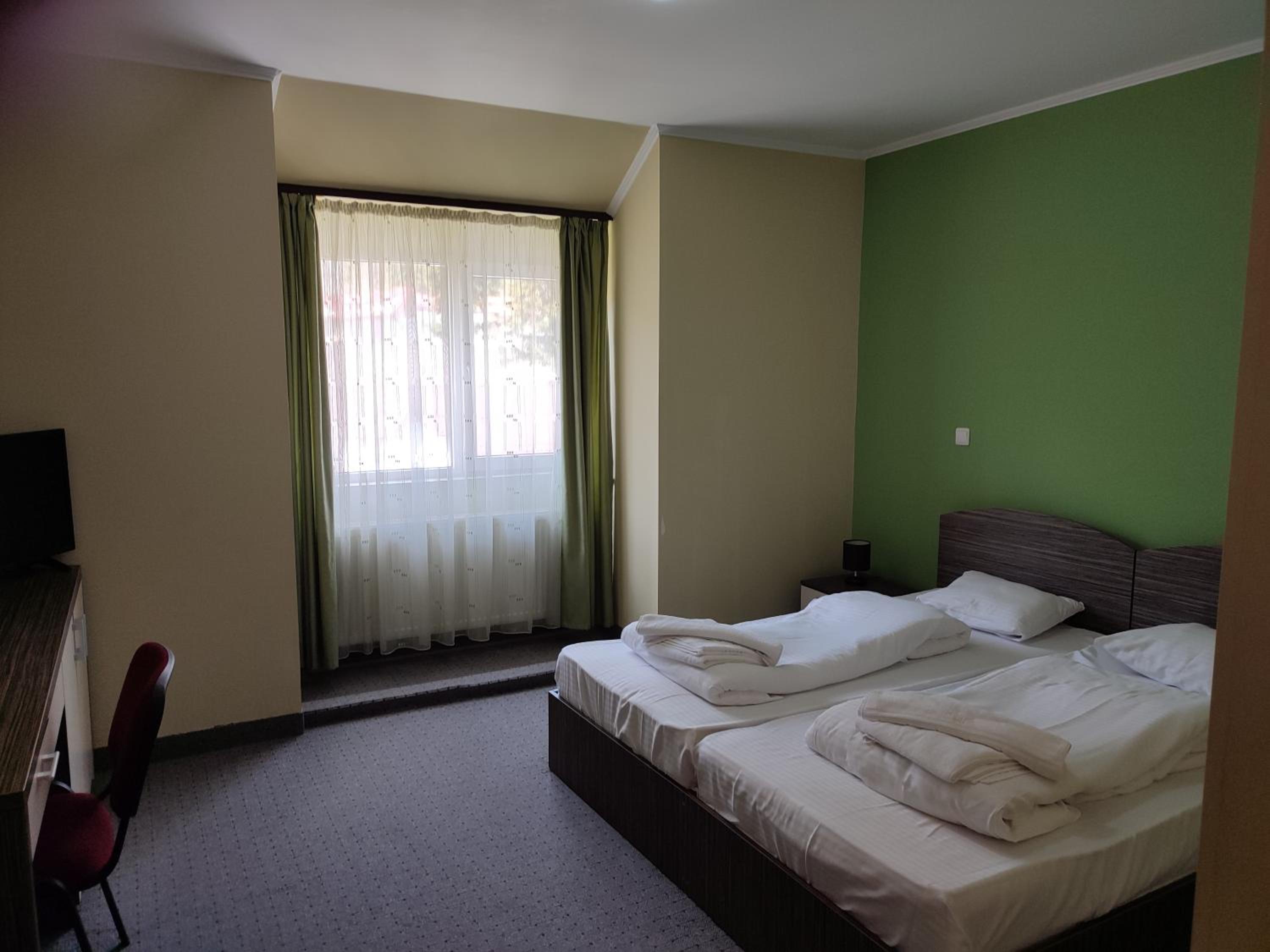 Standard Double or Twin Room photo 2