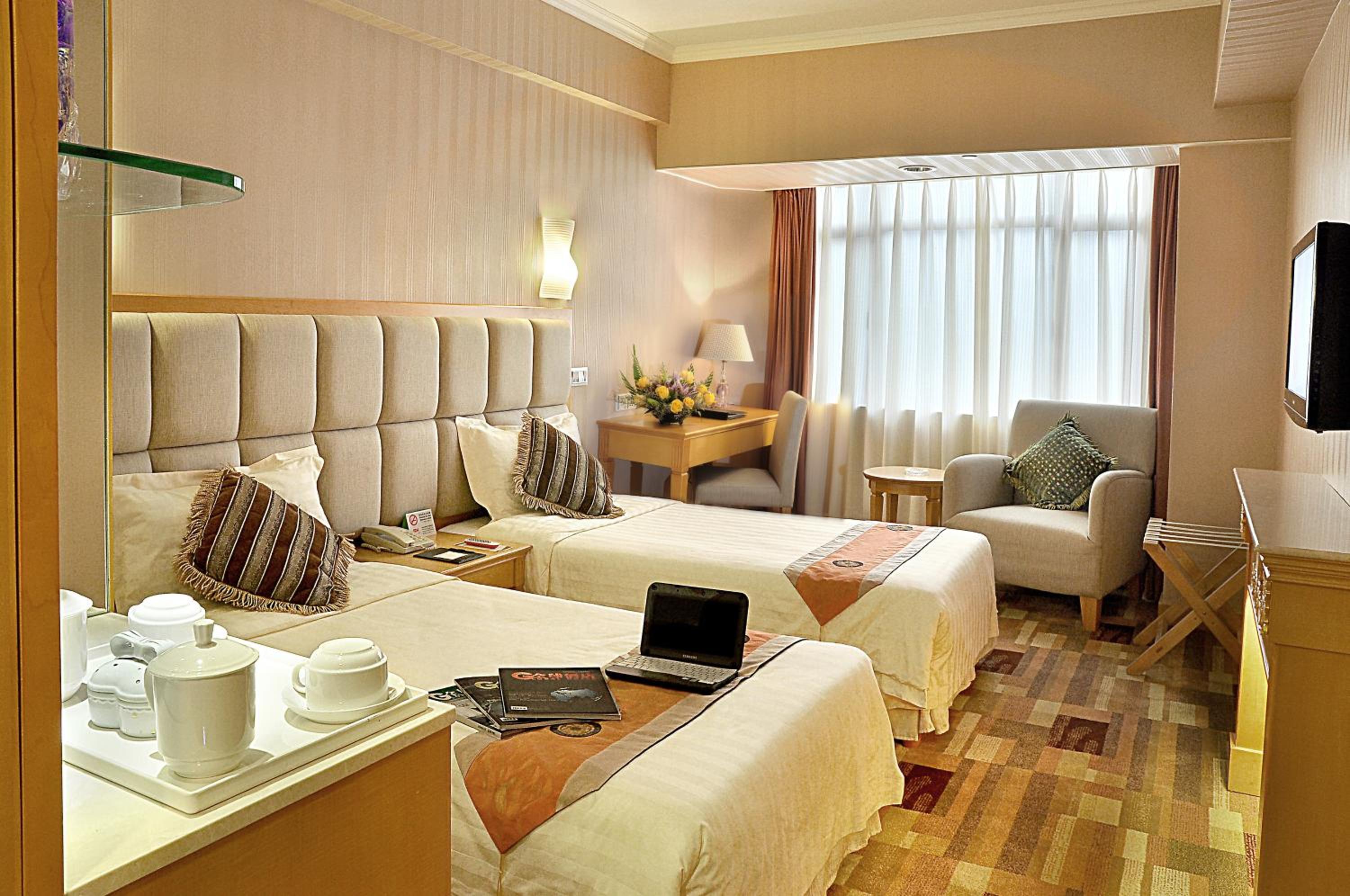 Standard Twin Room - Photo 6