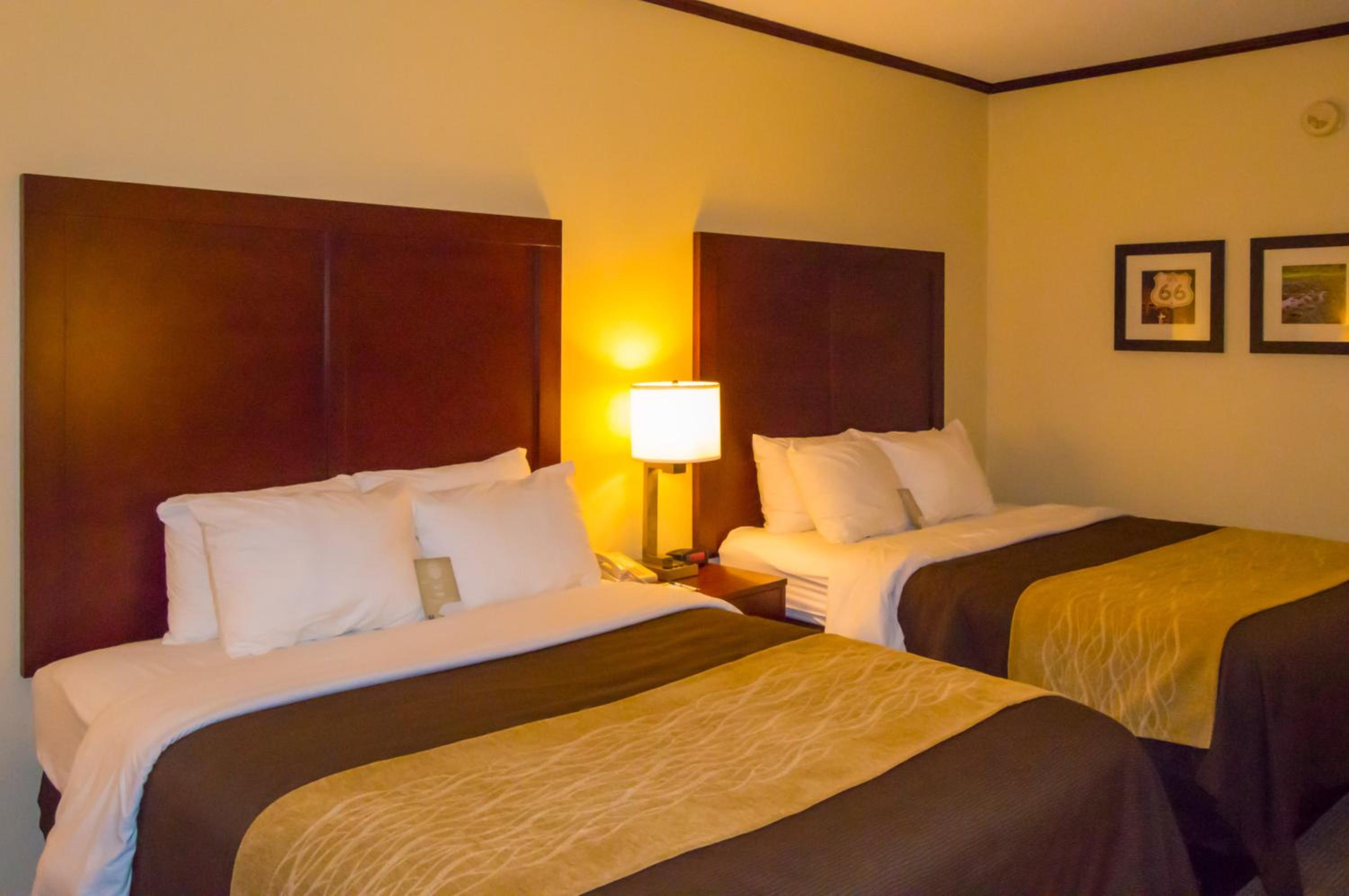 Queen Suite with Two Queen Beds - Non-Smoking - Photo 2