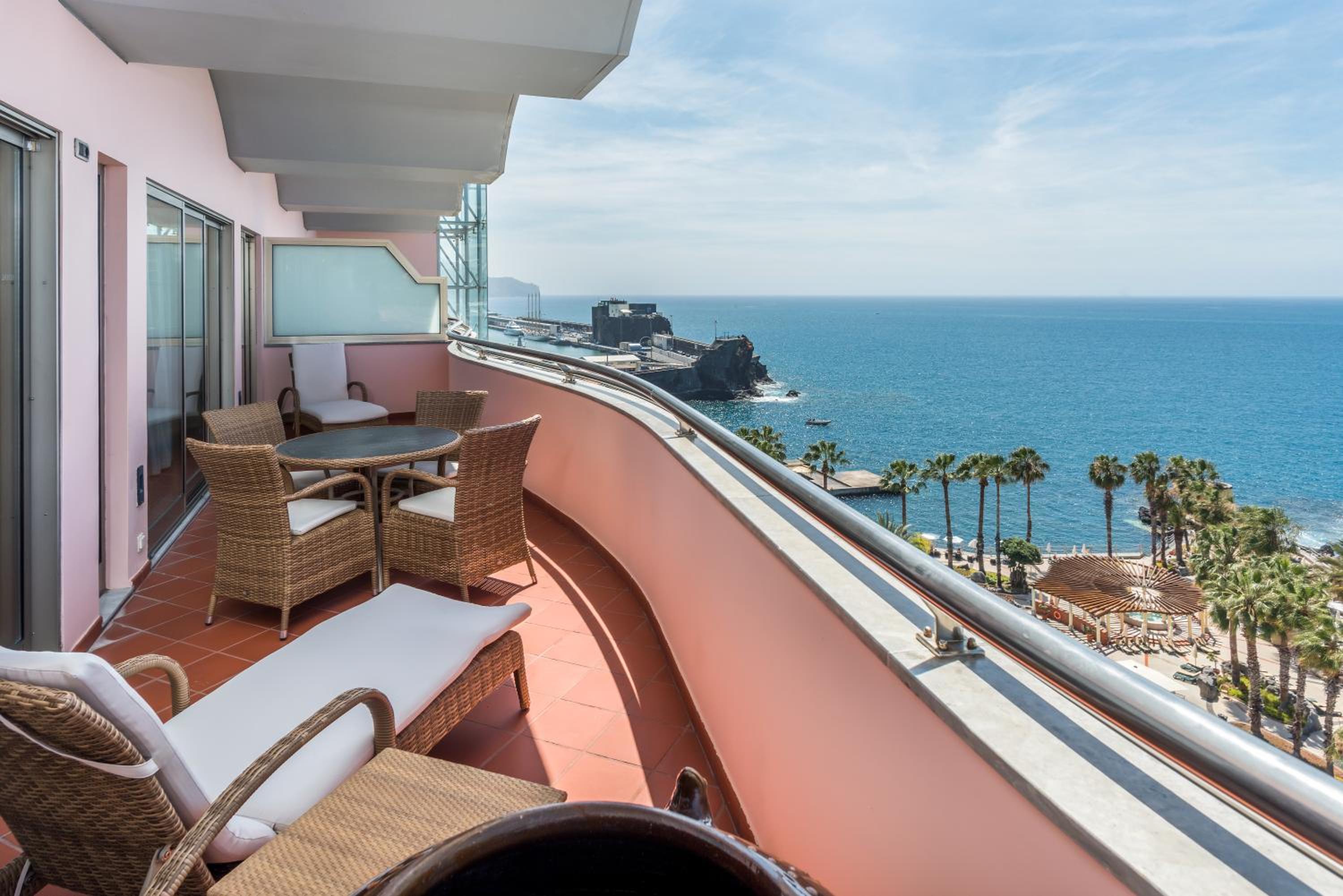 Penthouse Suite with Ocean View thumbnail 6