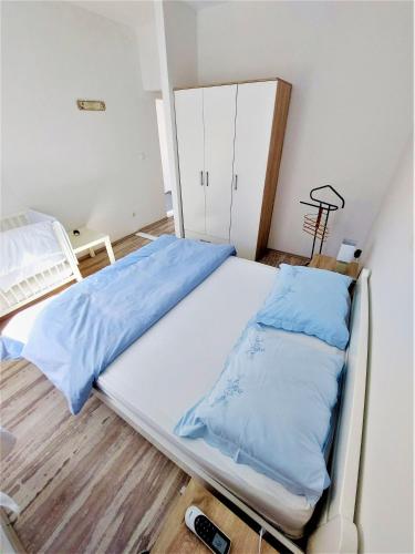 Two-Bedroom House photo 3