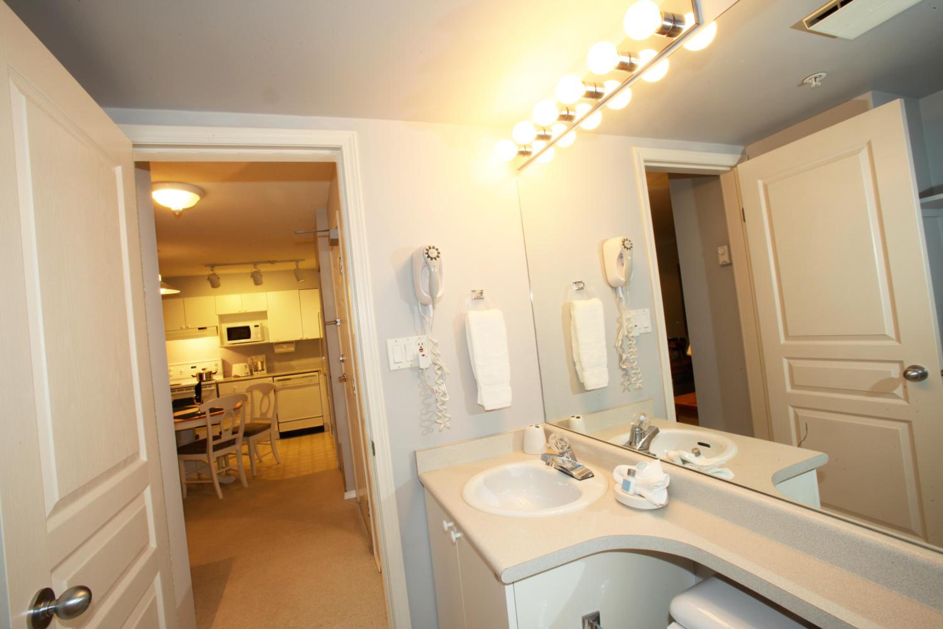 Two Bedroom Two Bathroom photo 2