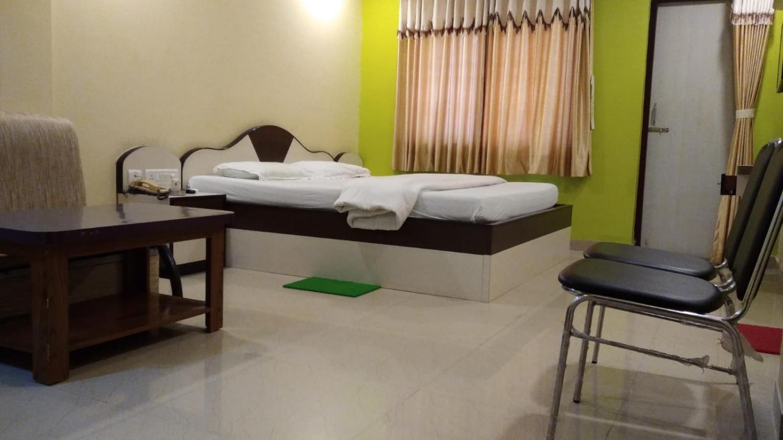 Large Double Room