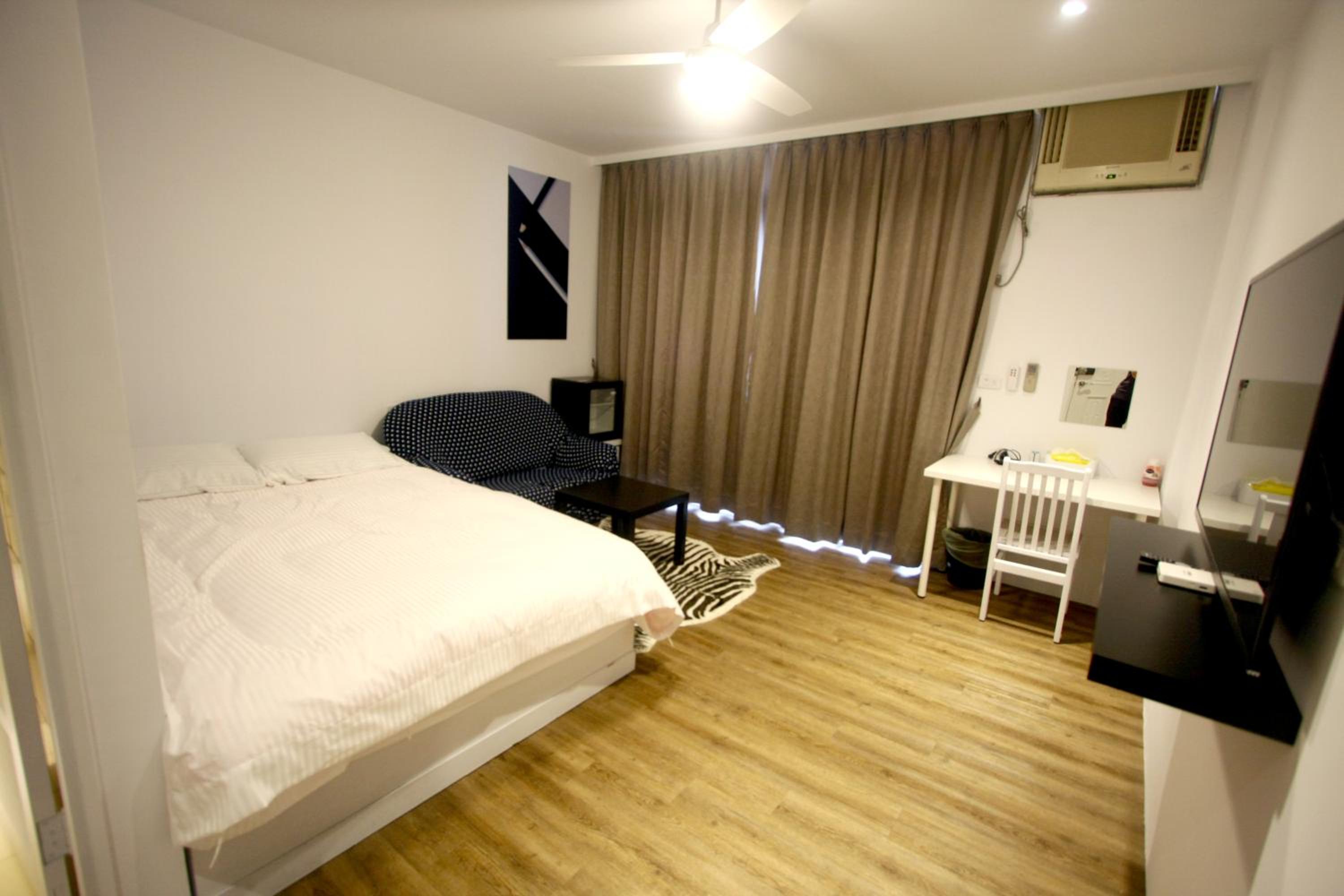 Budget Double Room photo 2