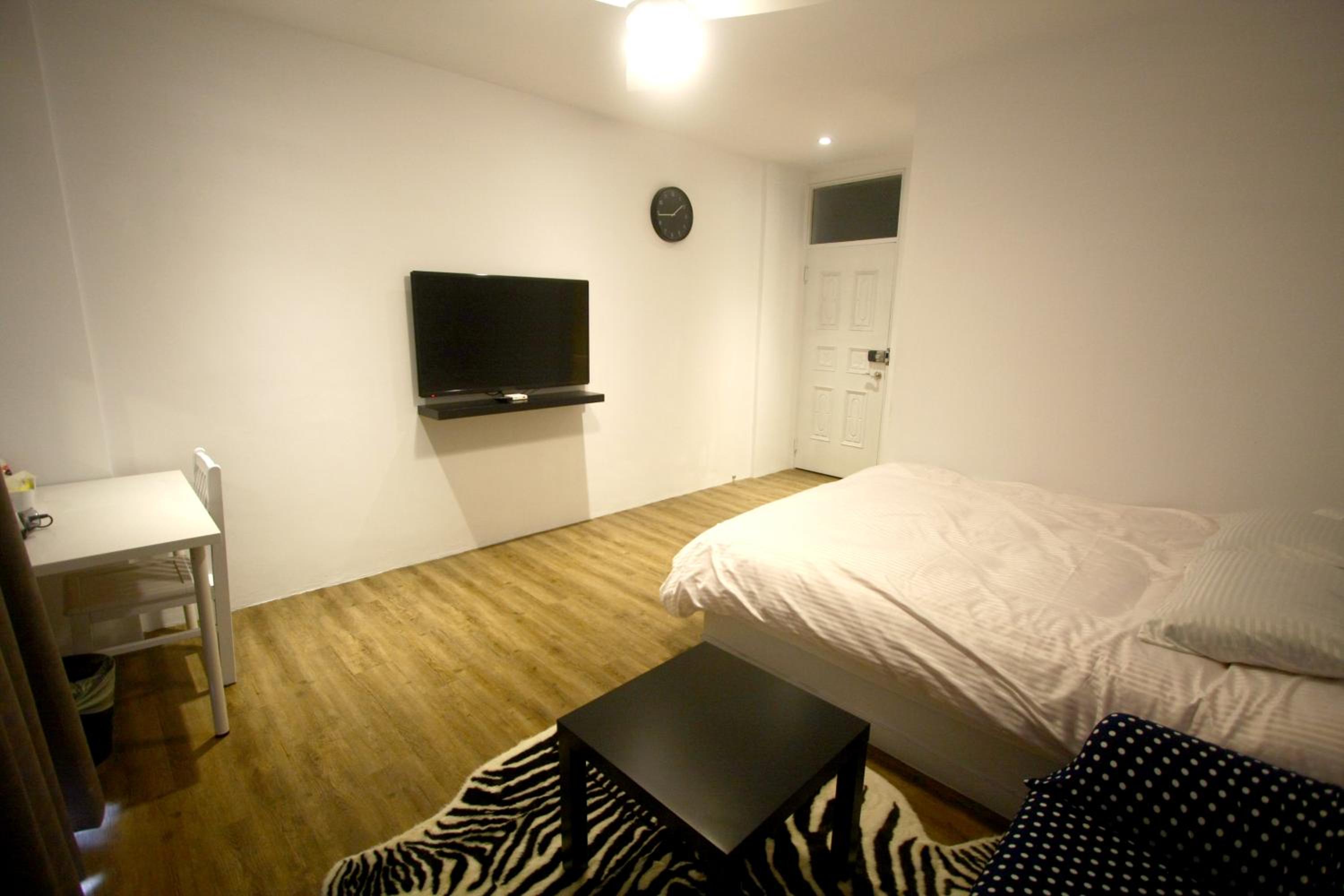 Budget Double Room photo 3
