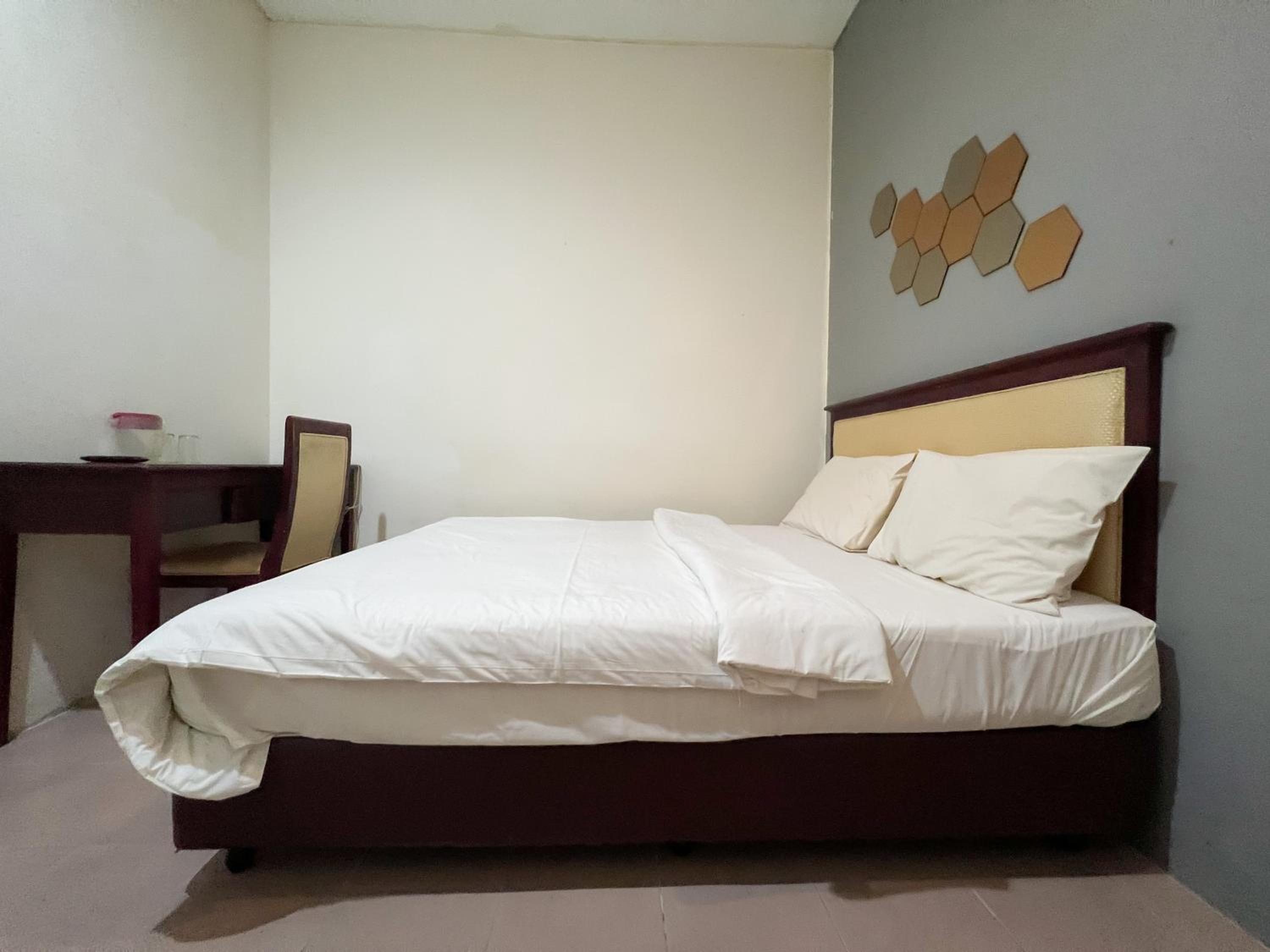 Standard Queen Room photo 3