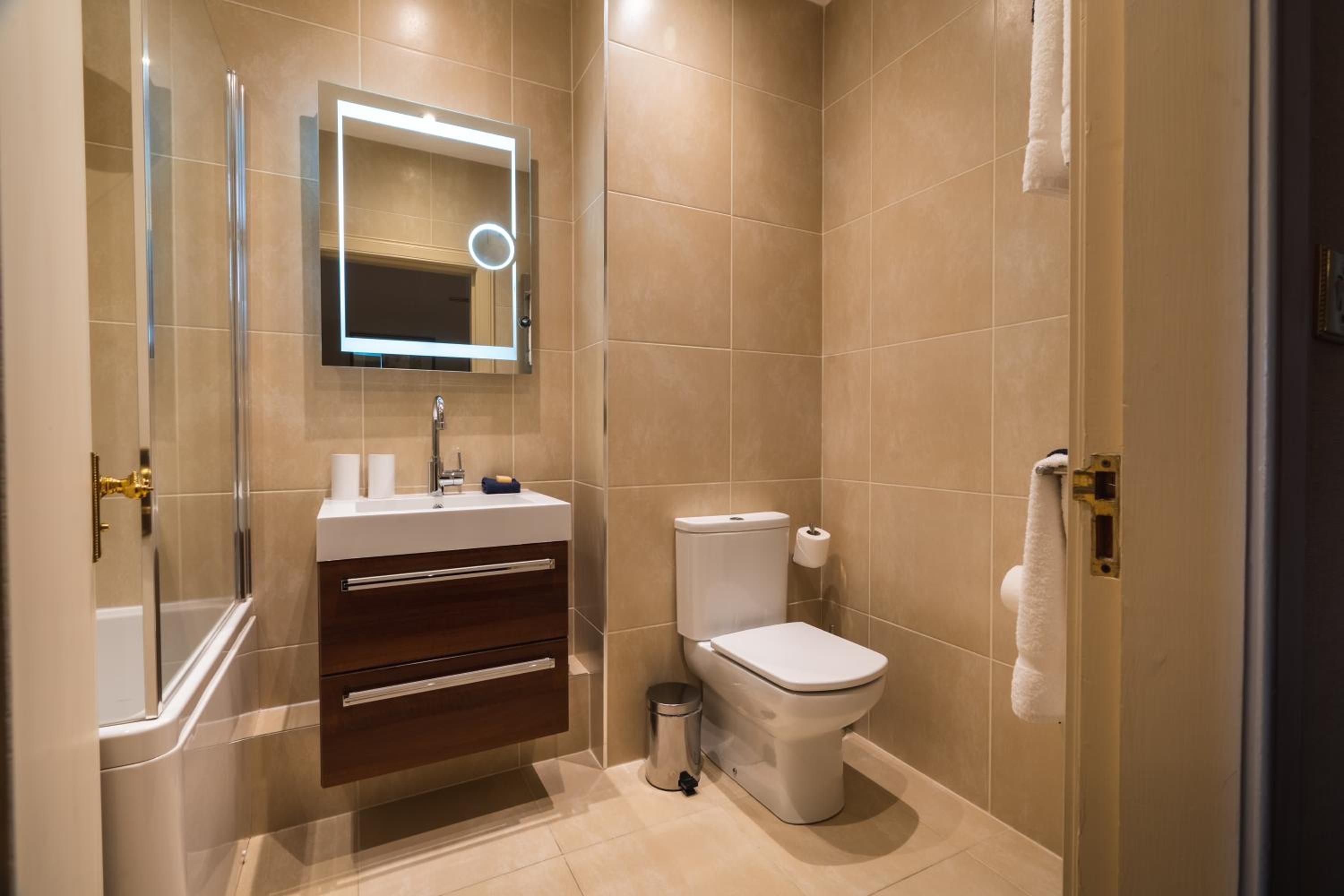 Twin Room - Photo 2