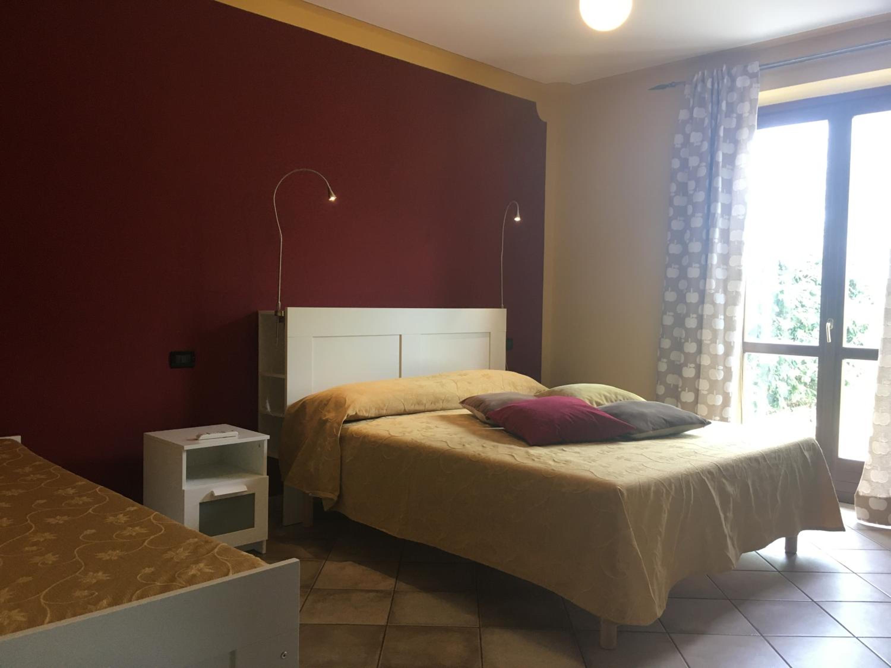 Deluxe Room (2 Adults + 1 Child)