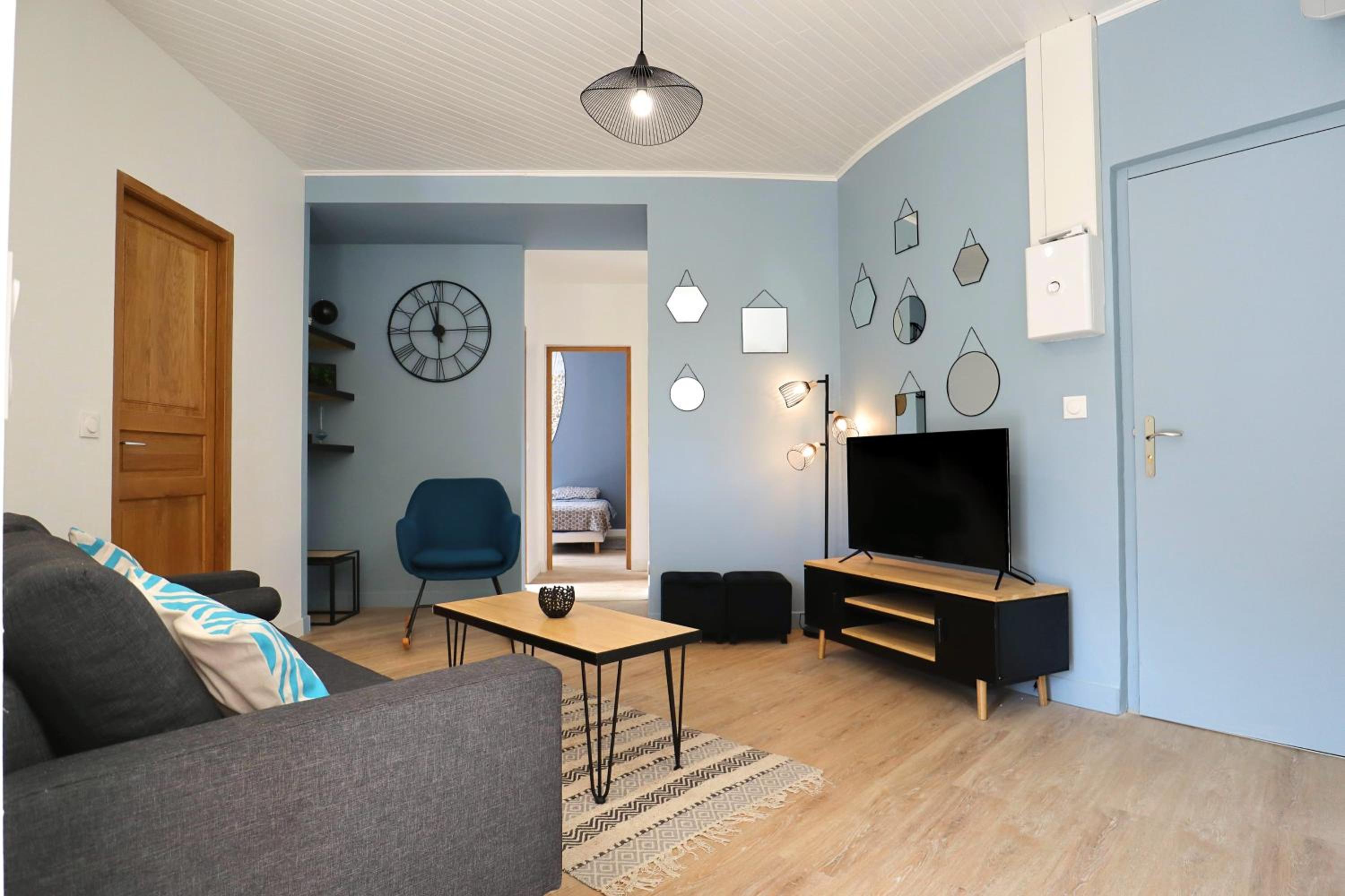 Two-Bedroom Apartment photo 2