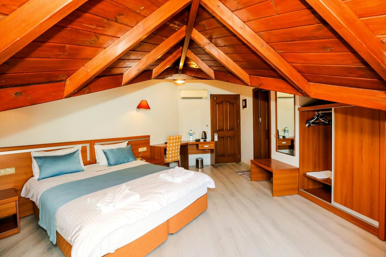 Family Room with Sea View photo 3