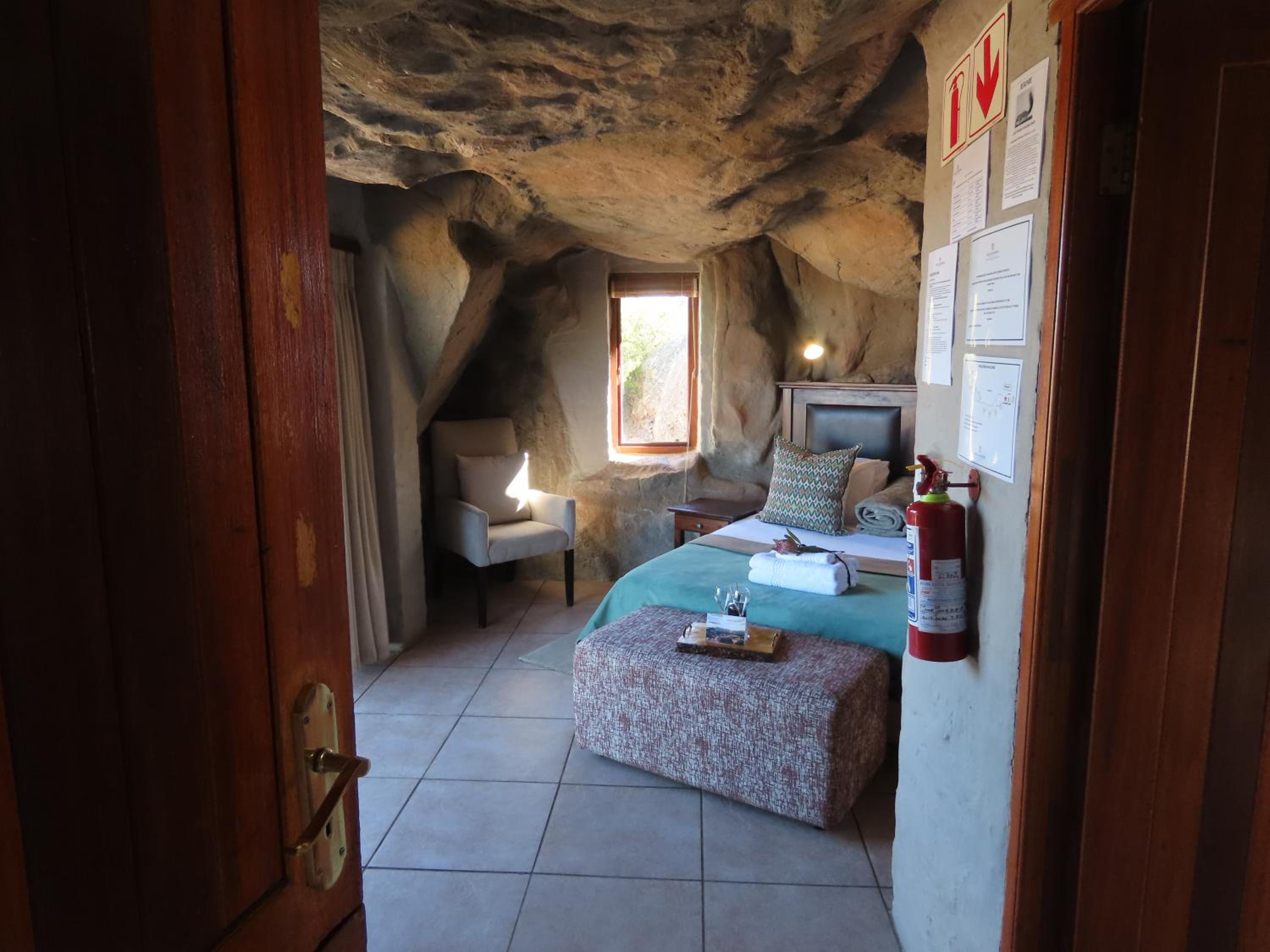 Cave Suite - Photo 3