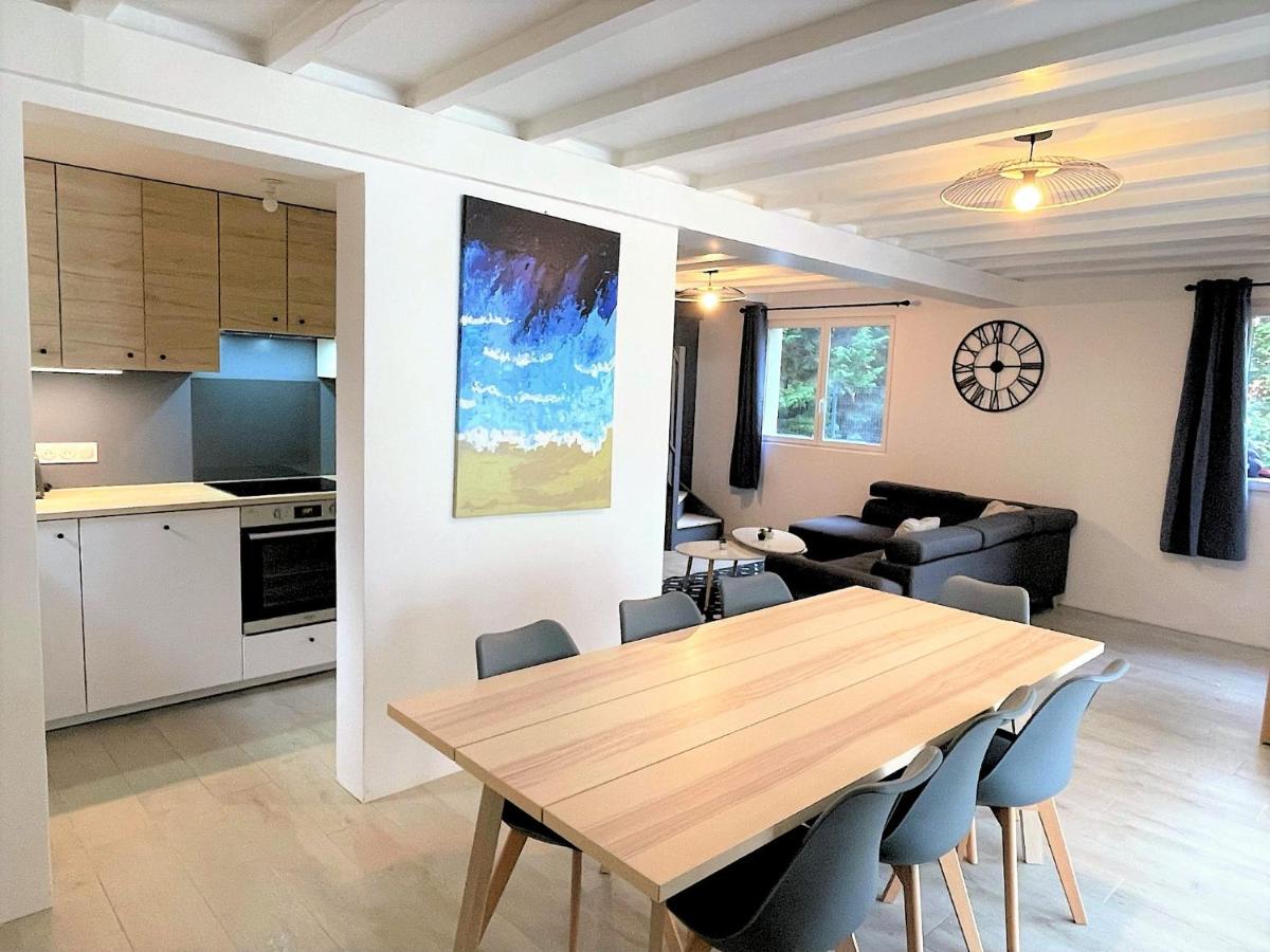 Four-Bedroom House photo 2