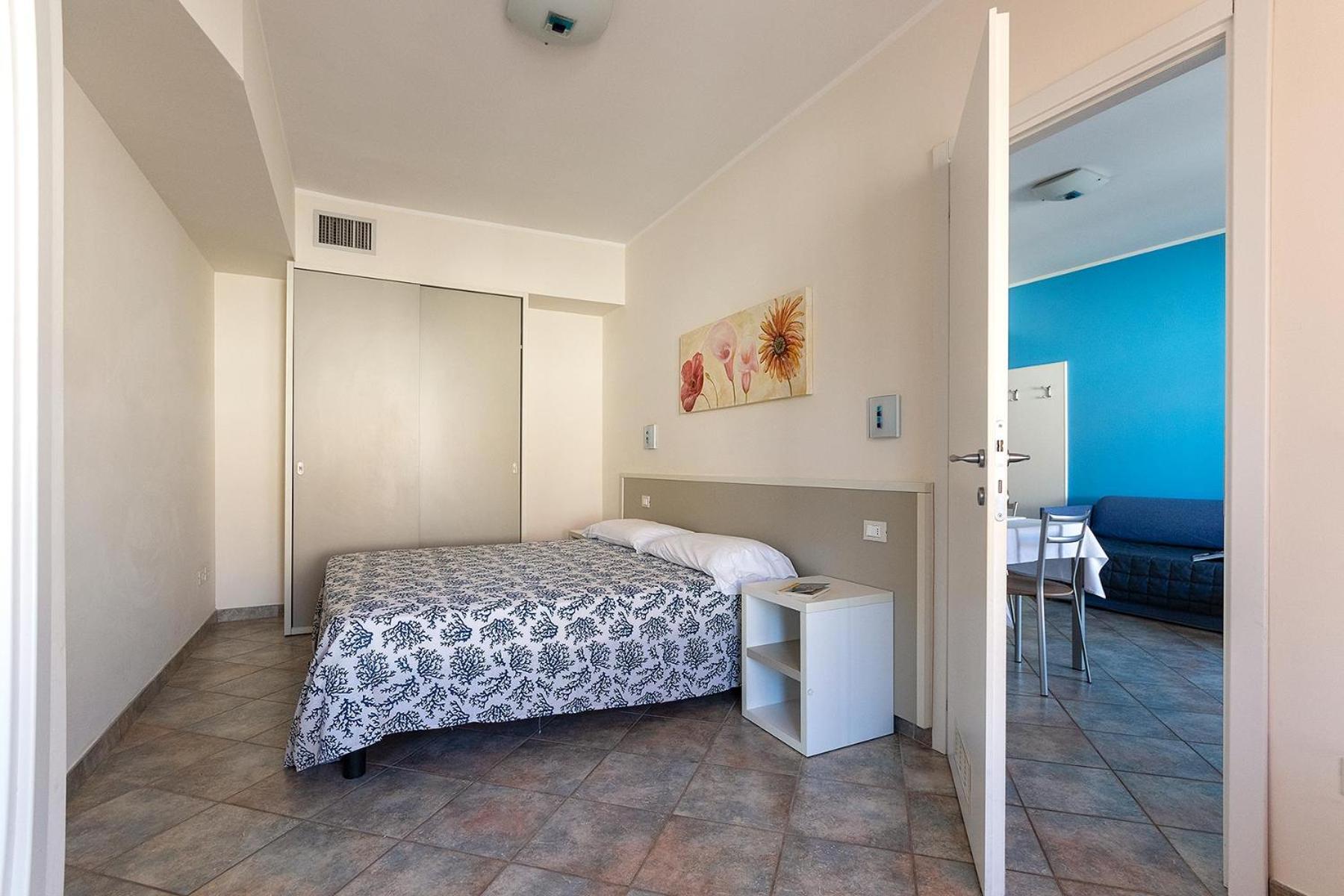 One-Bedroom Apartment photo 2