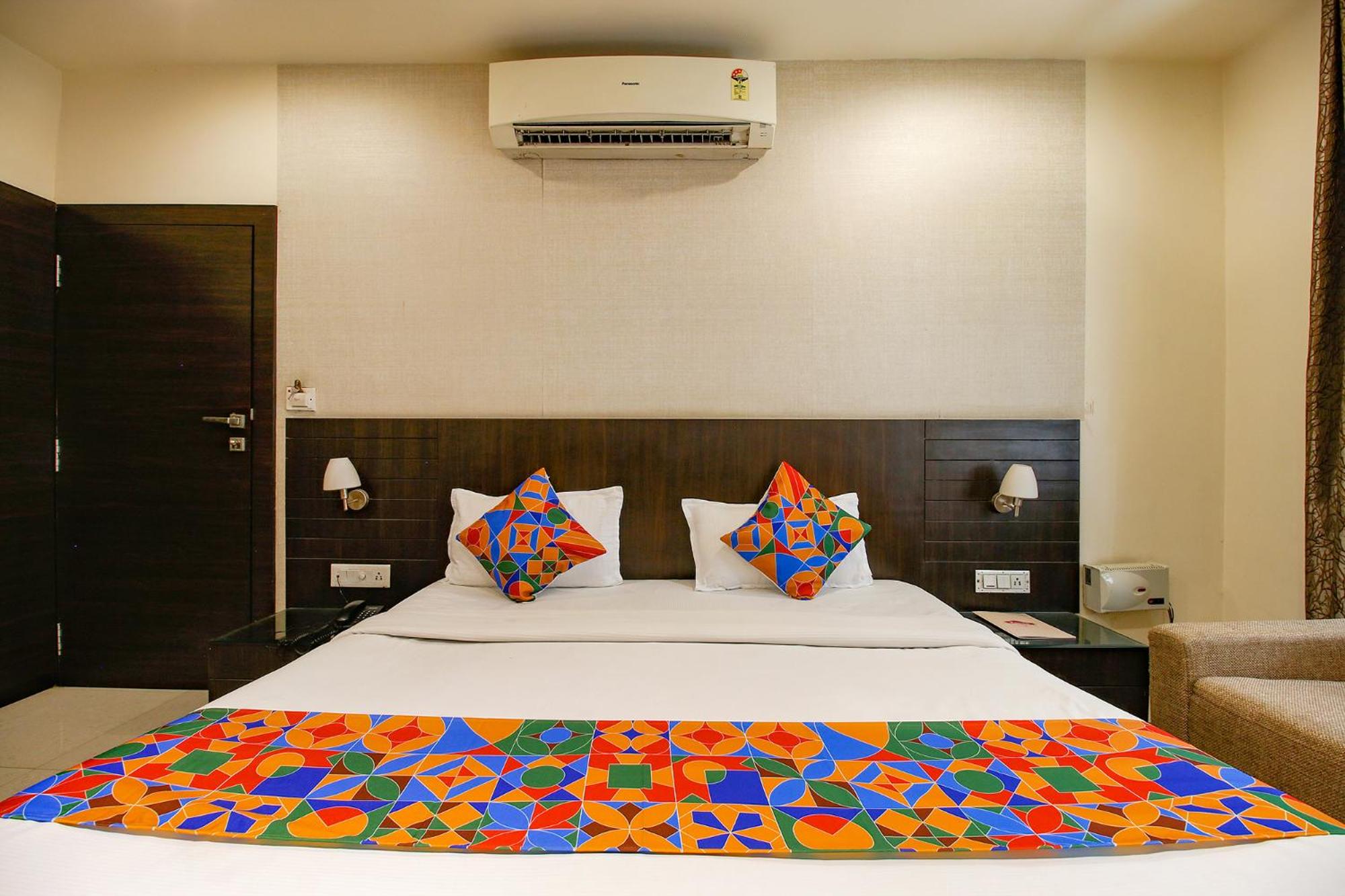 Deluxe Room - Photo 2