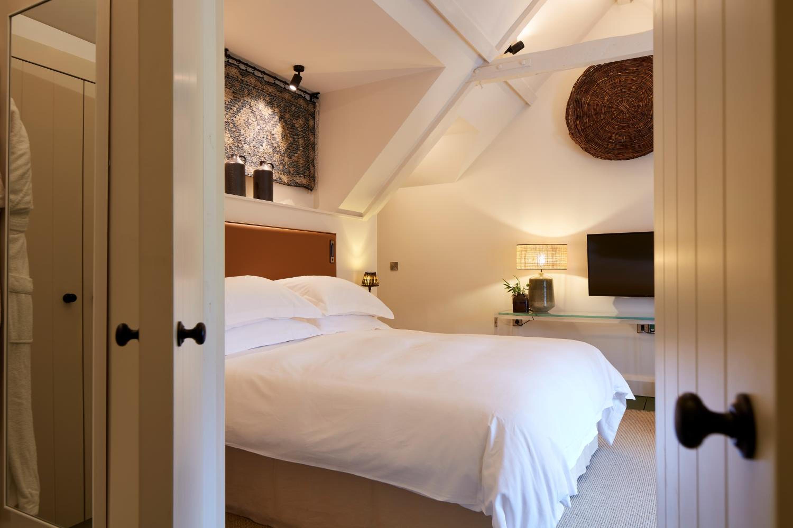 Deluxe Double or Twin Room - Photo 4