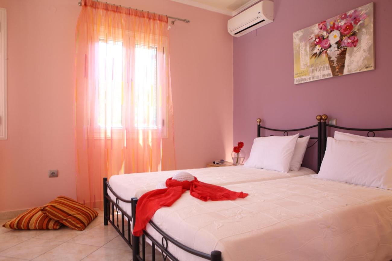 Three-Bedroom Villa photo 2