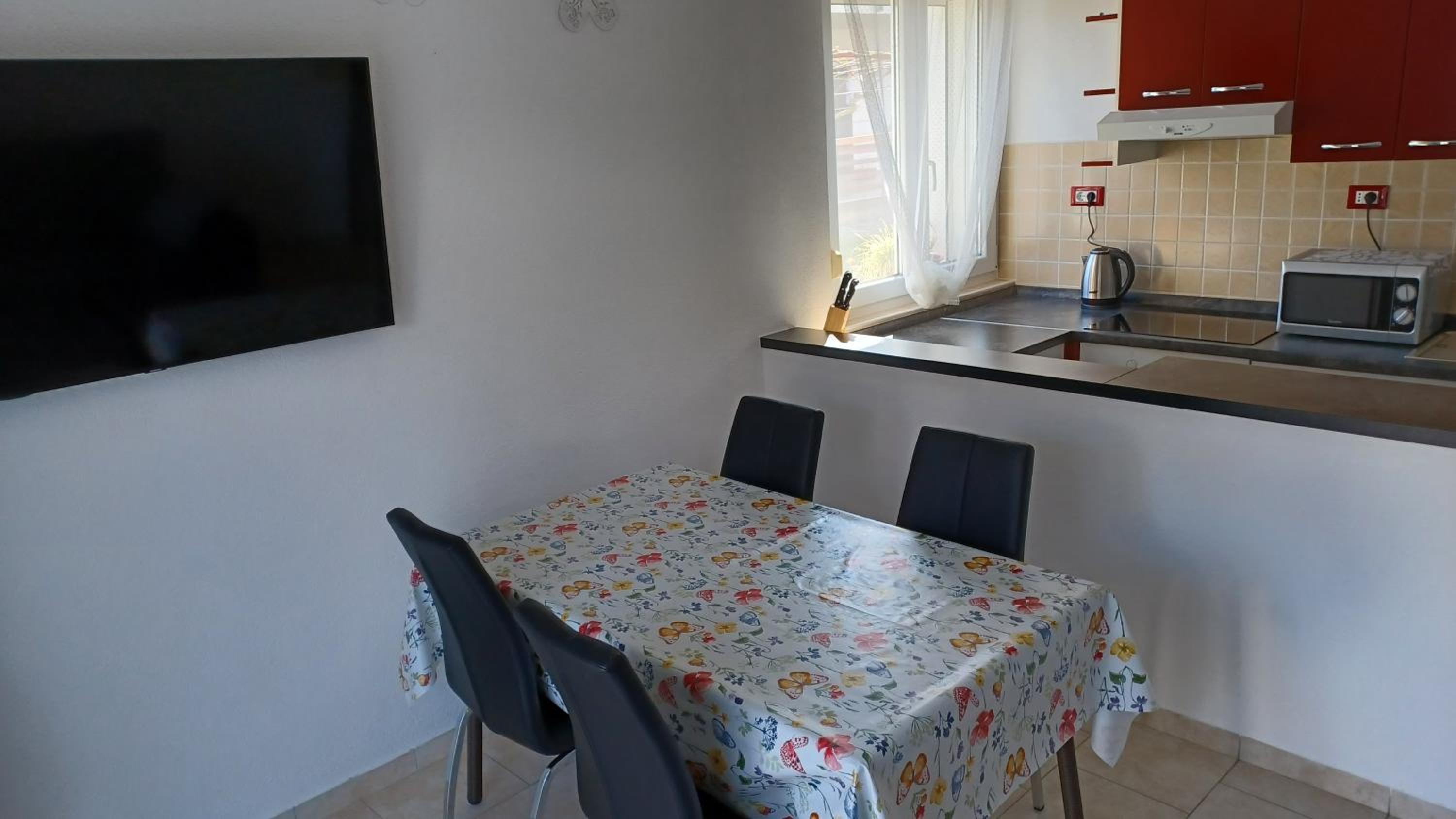 Two-Bedroom Apartment - Photo 4