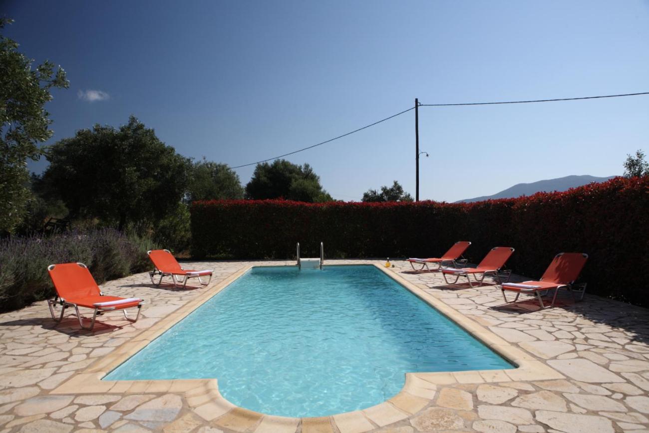 Three-Bedroom Villa photo 2