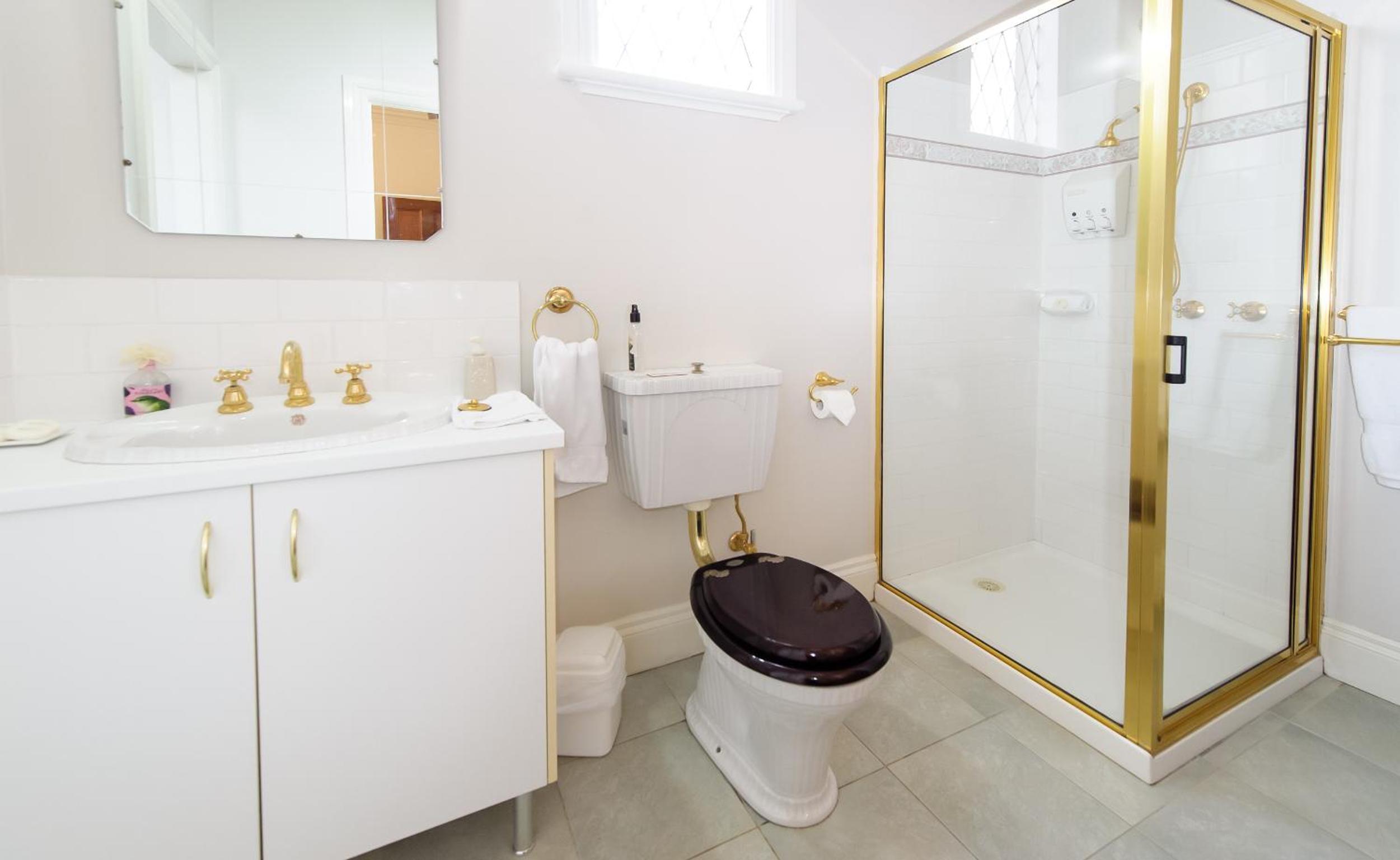Napoleon Queen Suite photo 3