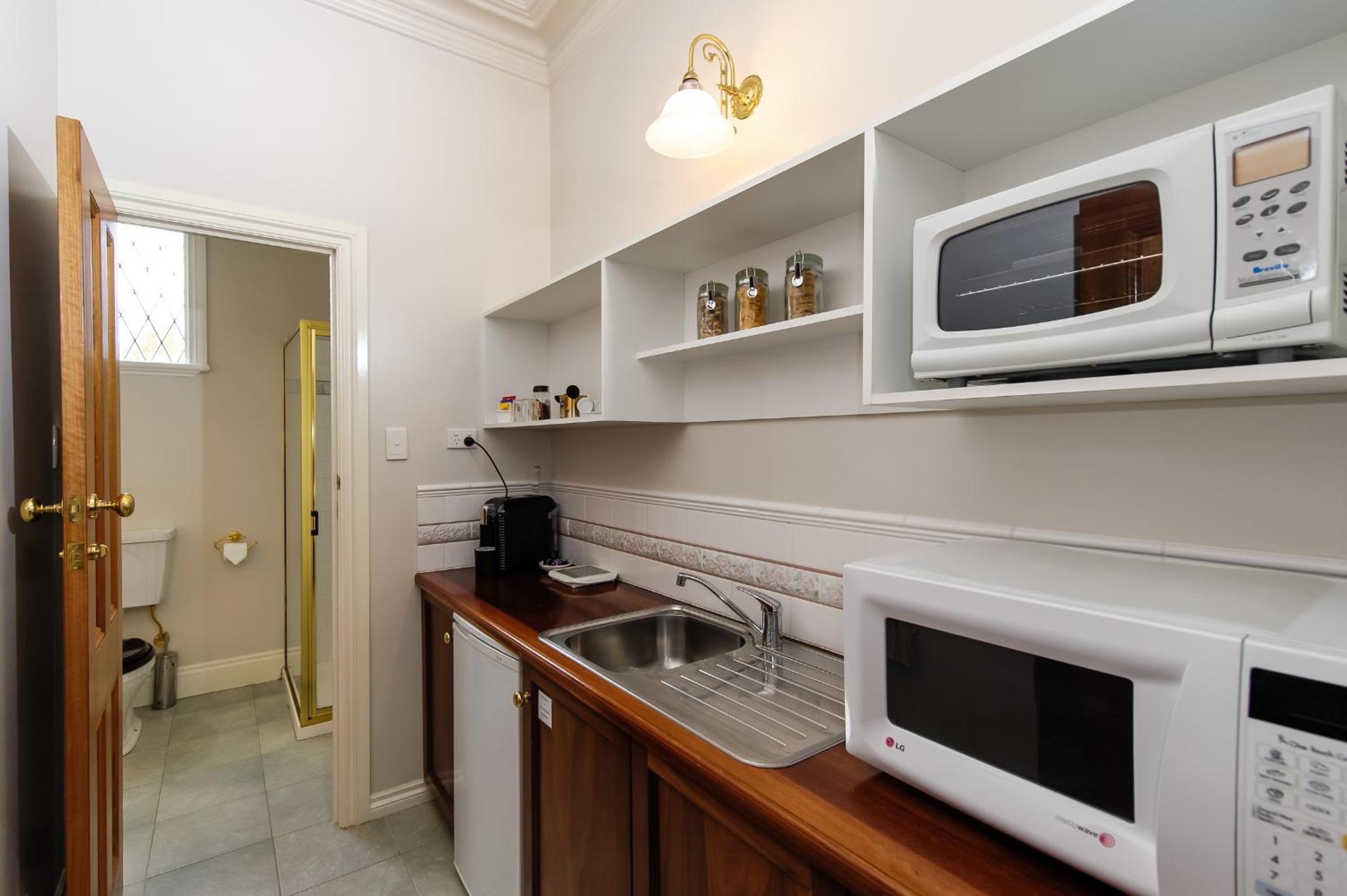Napoleon Queen Suite photo 2