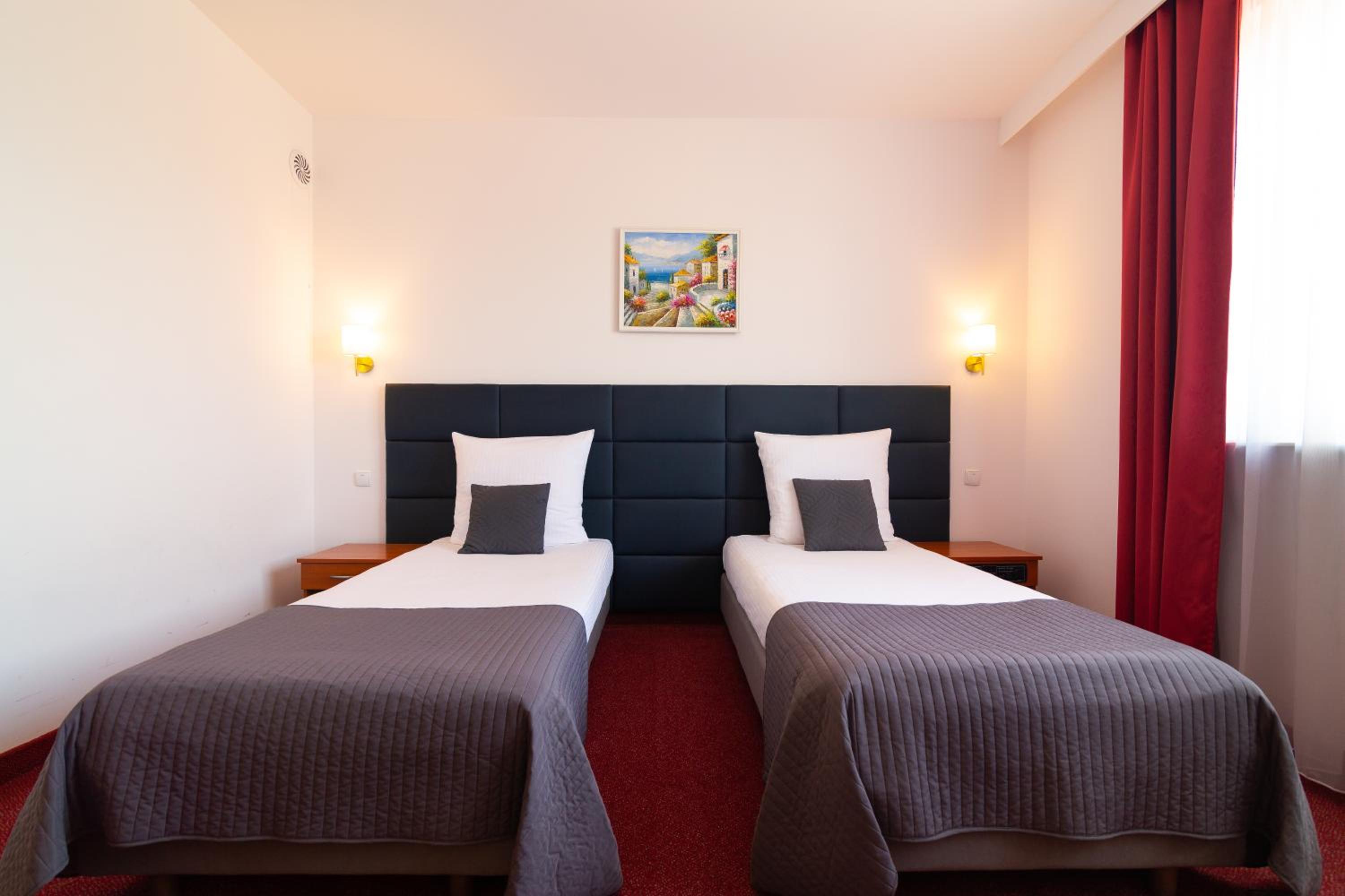 Double or Twin Room - Photo 1