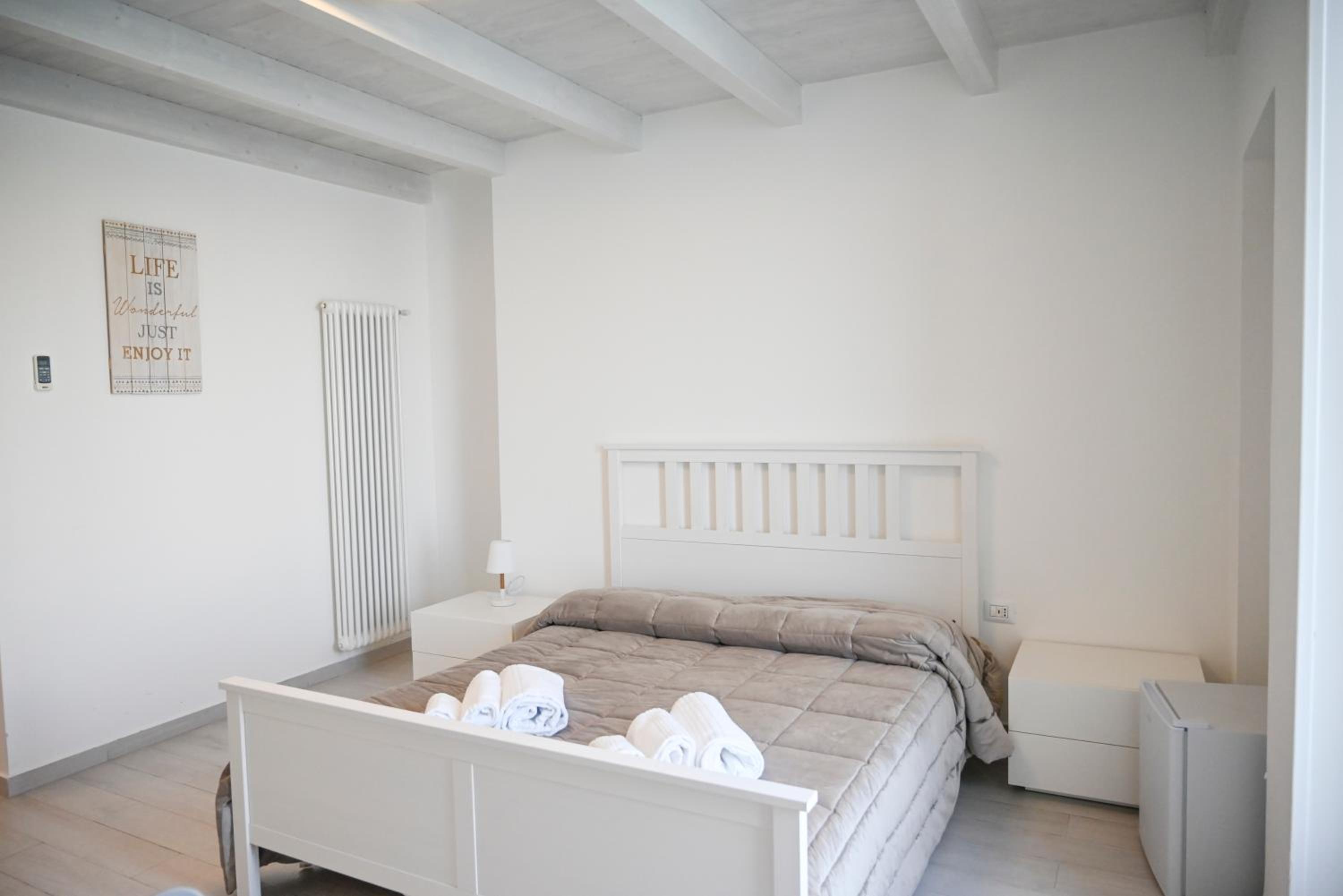 Deluxe Double Room with Sea View photo 3