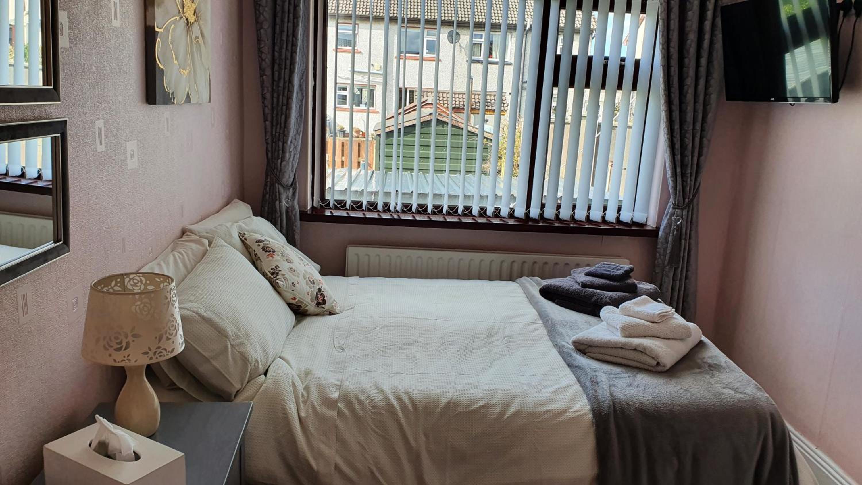 Standard Double Room with Shared Bathroom photo 3