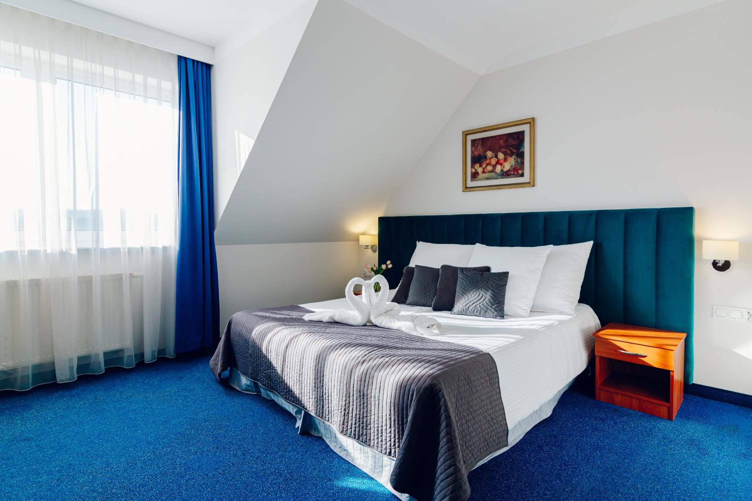 Double or Twin Room - Photo 6