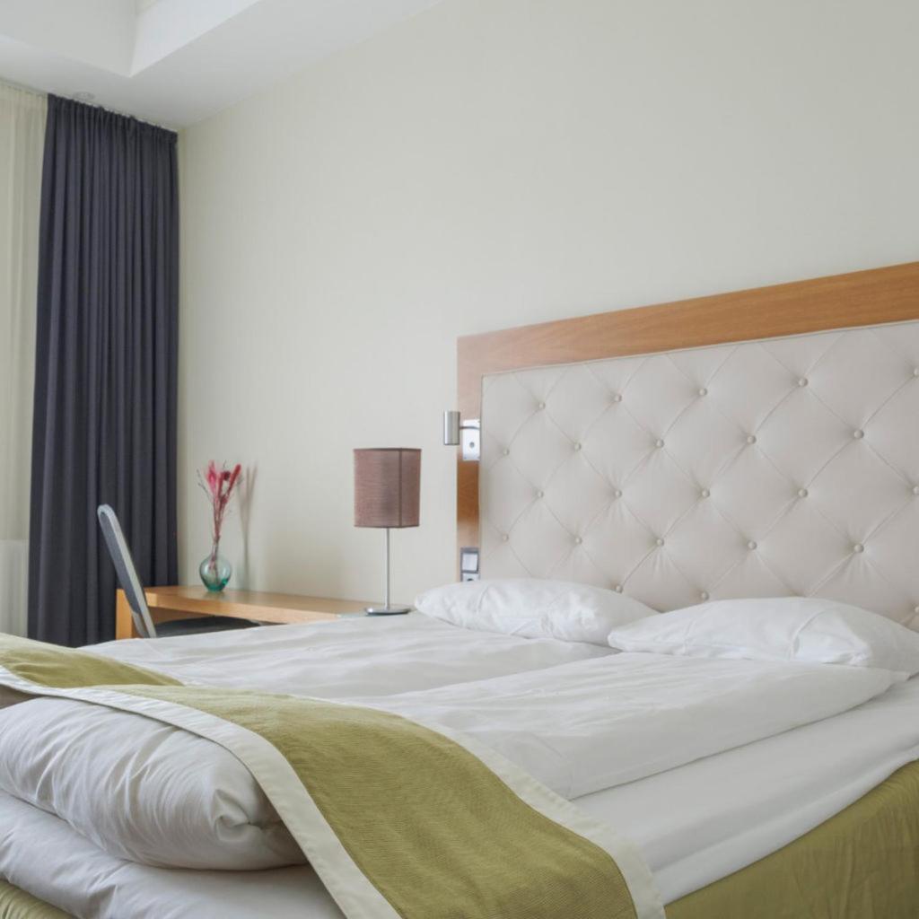 One-Bedroom Suite - Photo 2