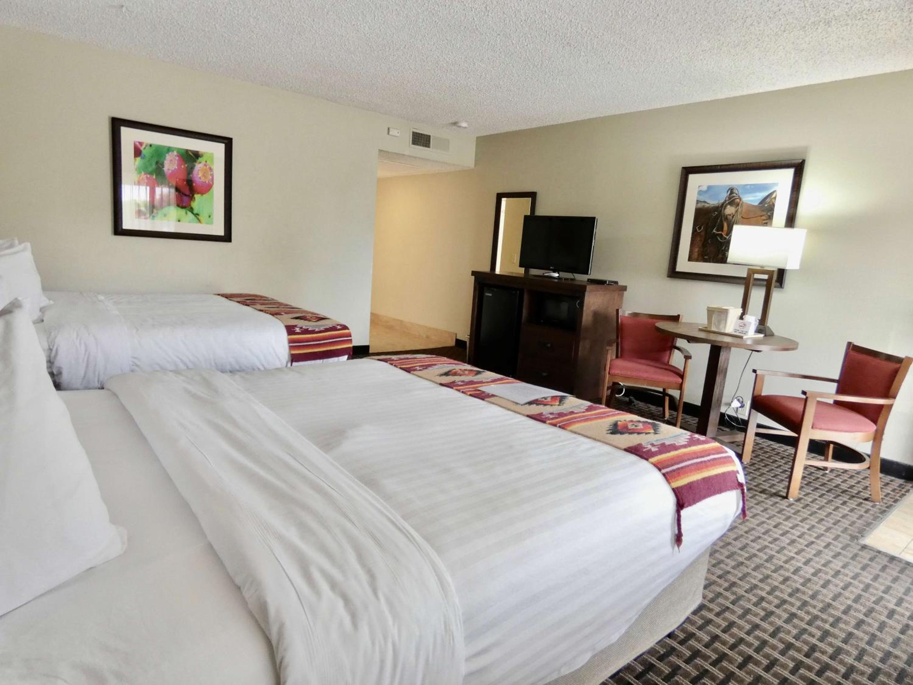 Queen Room with Two Queen Beds - Non-Smoking photo 1