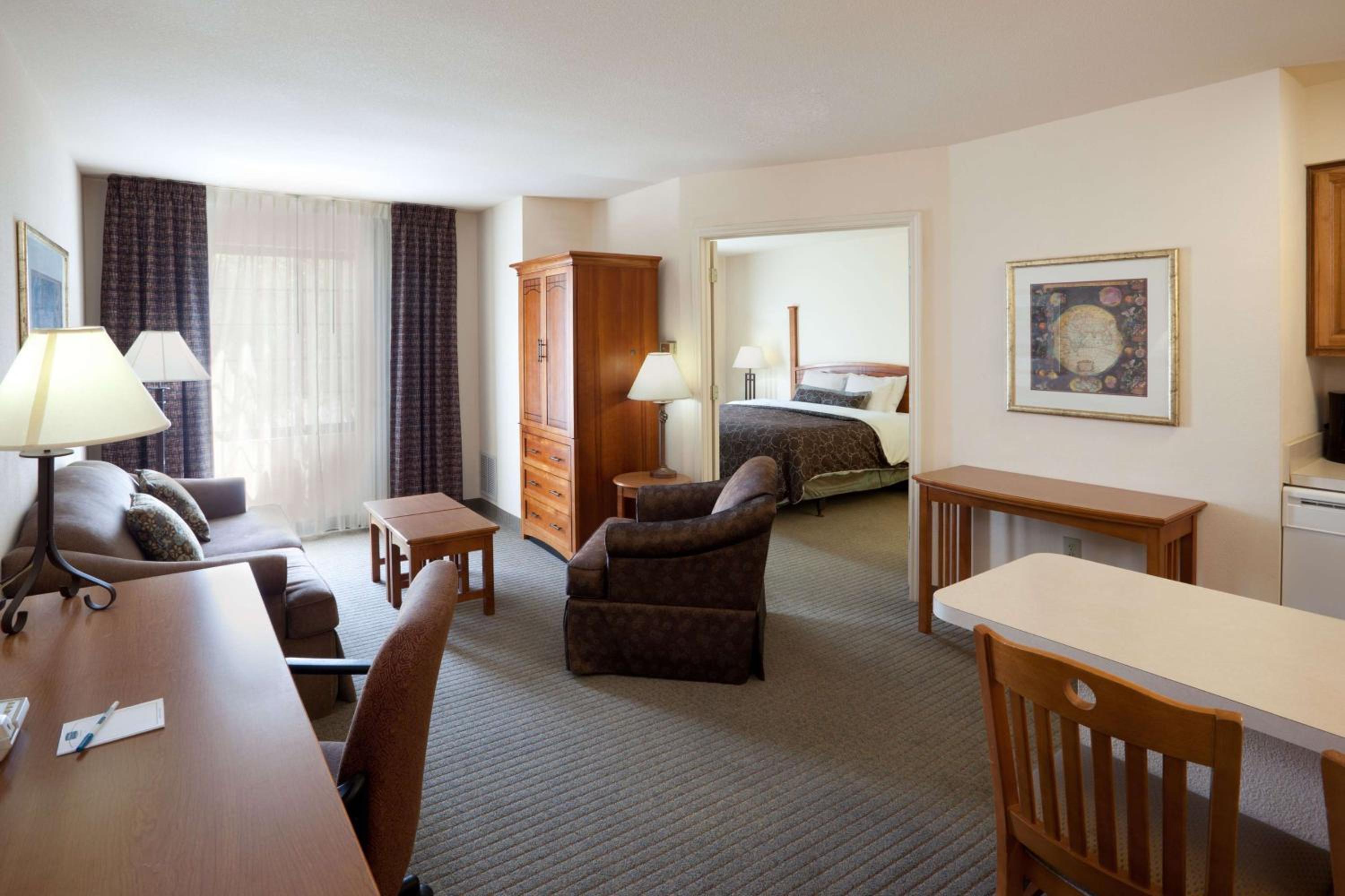 One-Bedroom King Suite - Photo 3