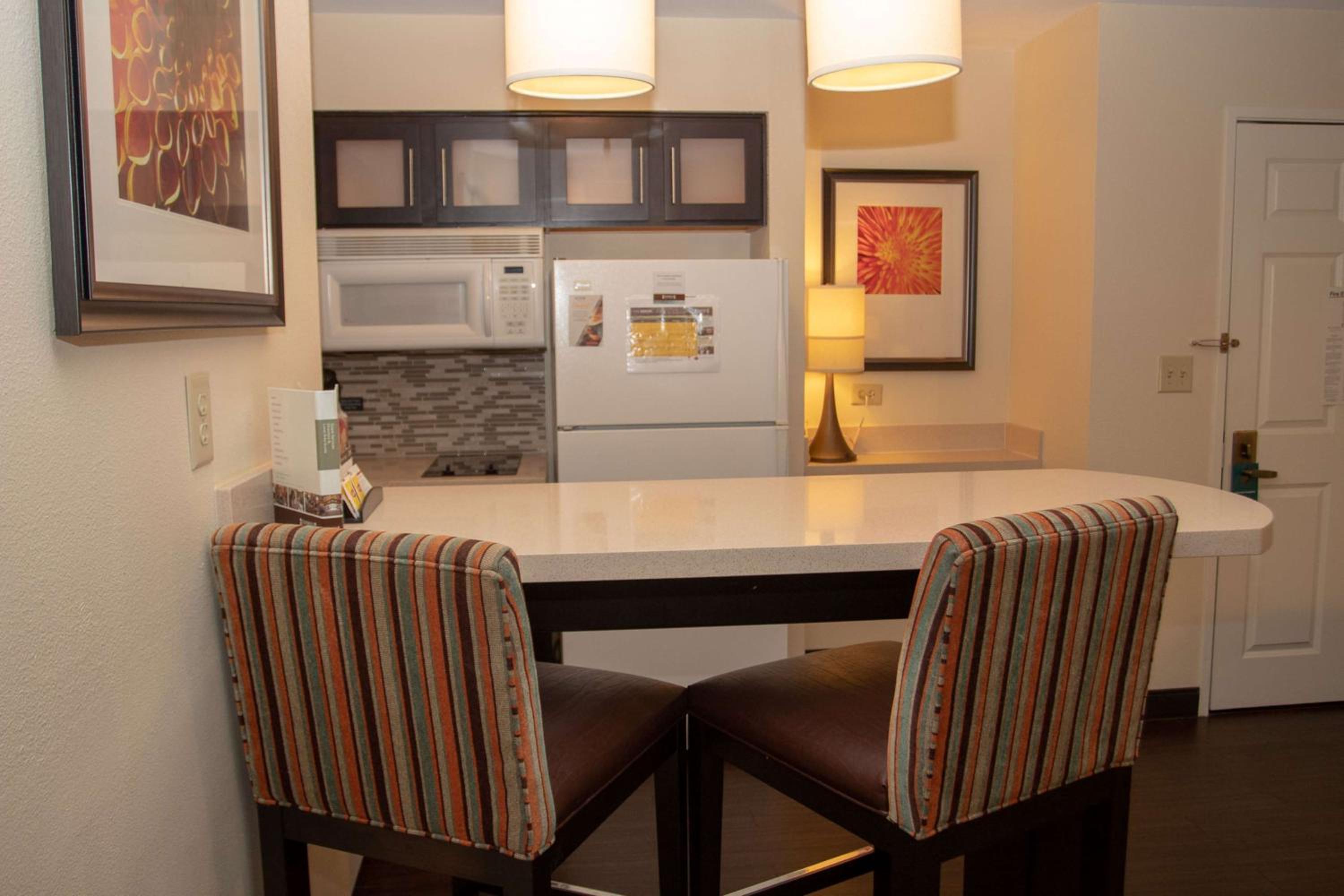 One-Bedroom King Suite - Photo 6