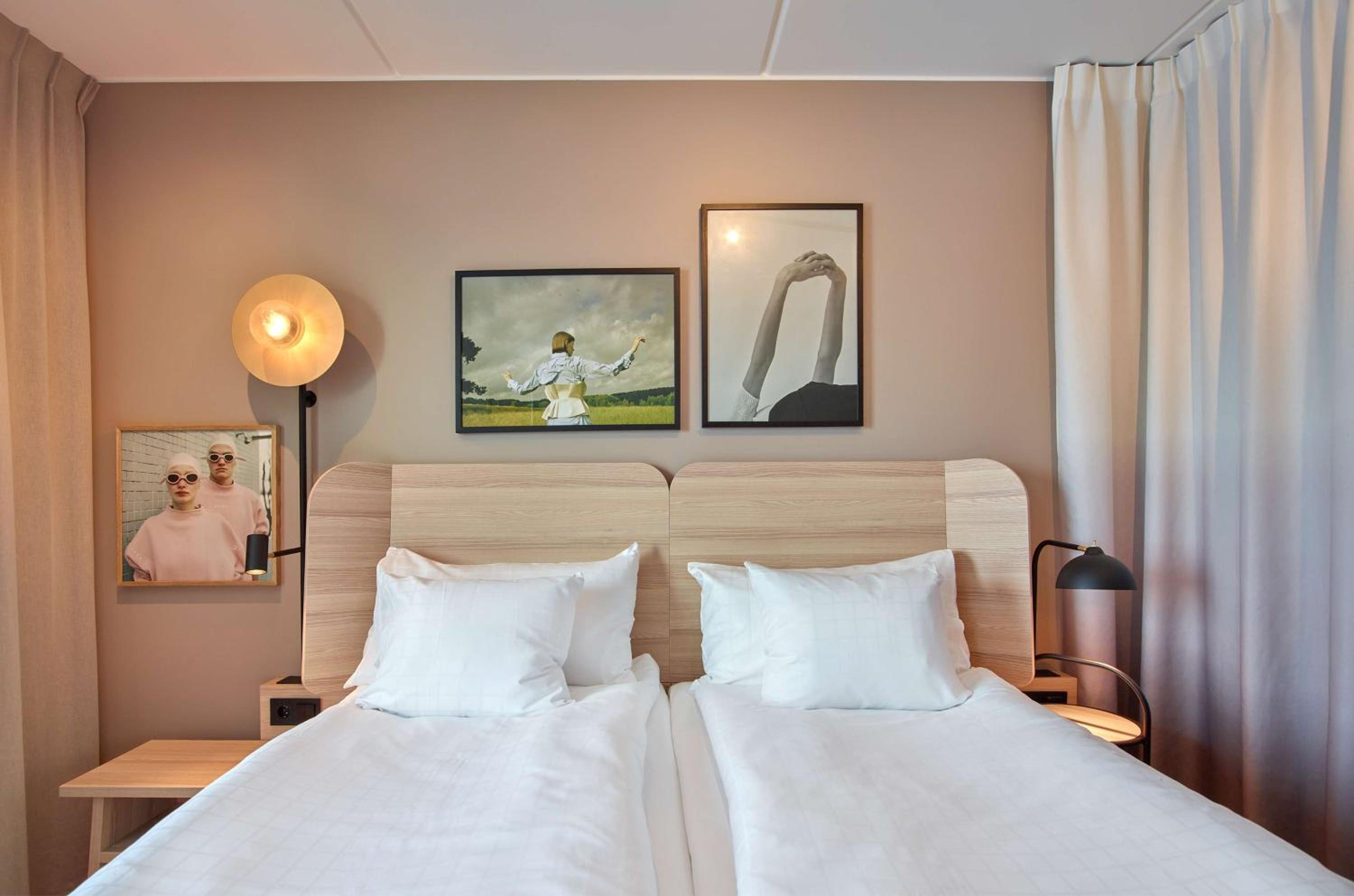 Standard Twin Room - Photo 3