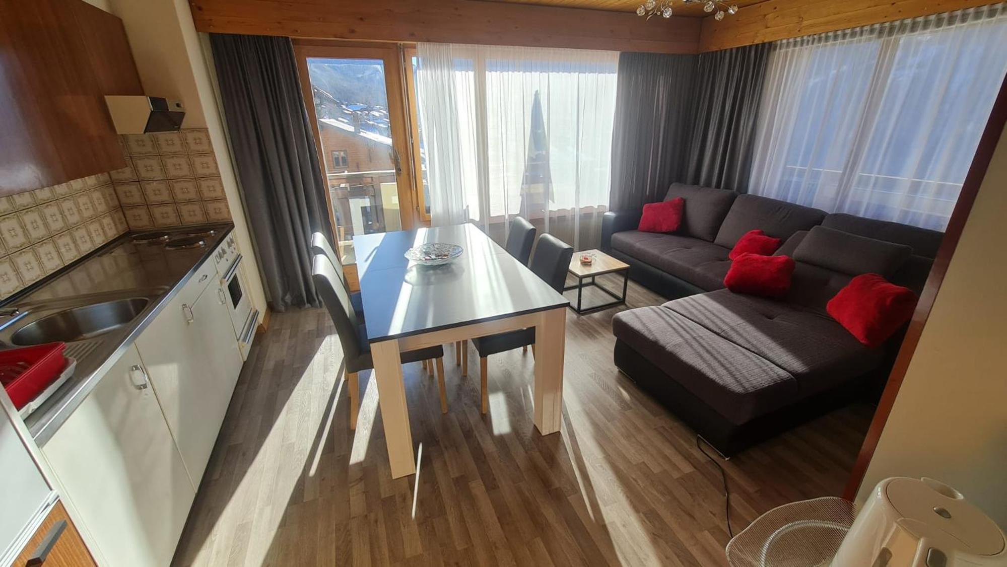 Apartment with Mountain View photo 1