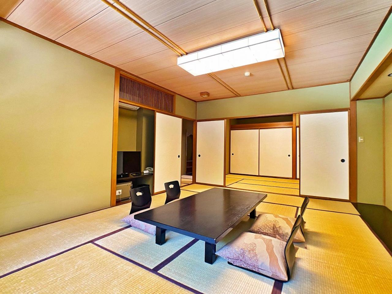 Deluxe Family Room photo 3