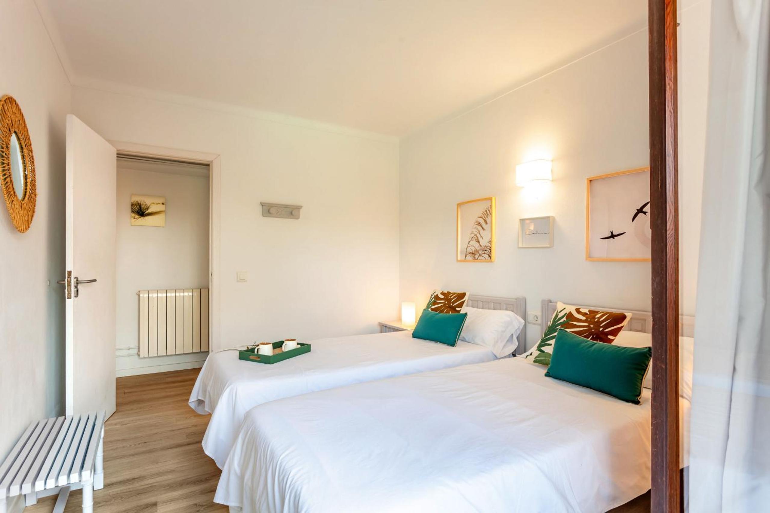 Two-Bedroom Apartment with Balcony thumbnail 6